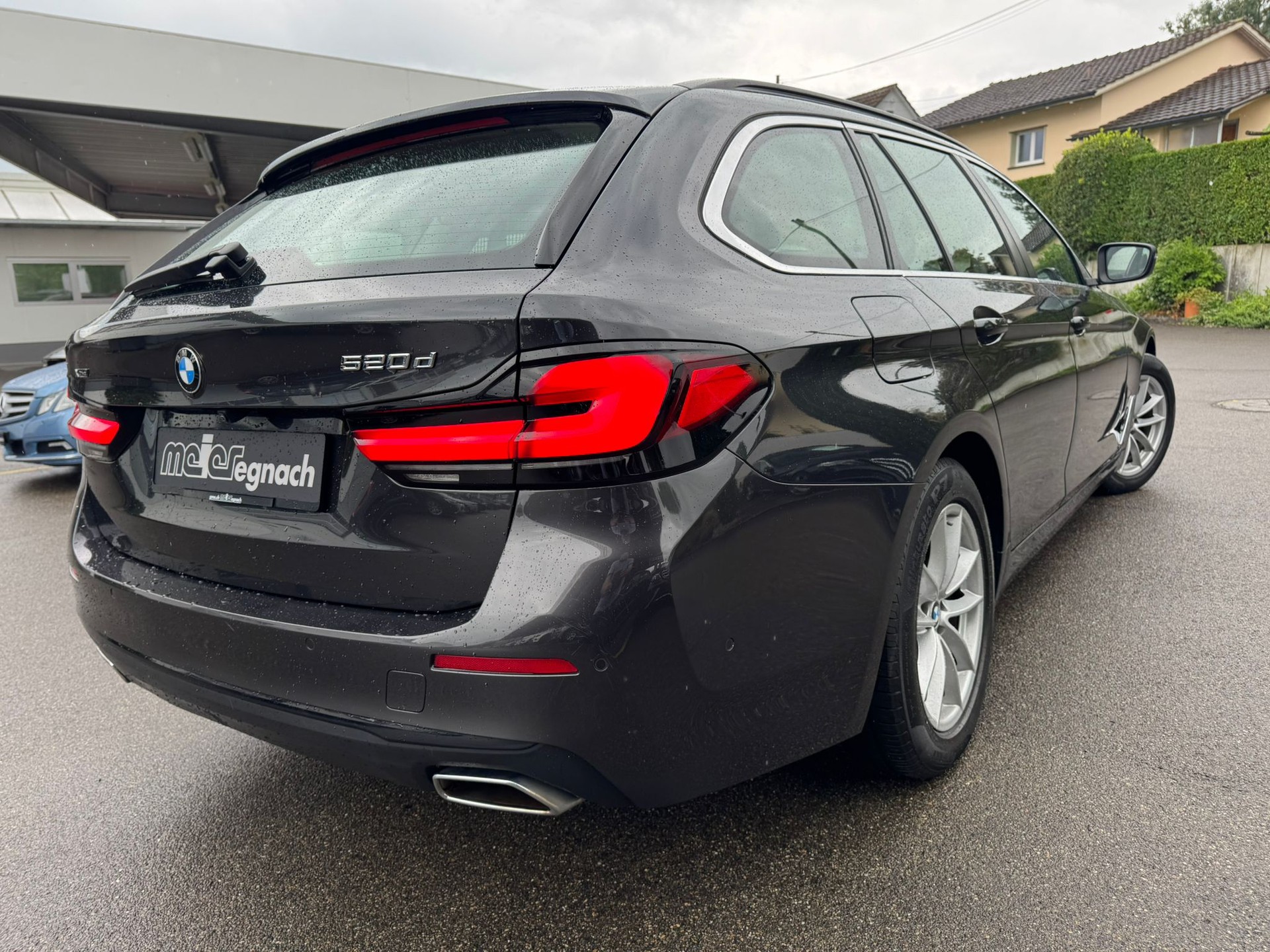 BMW 520d xDrive 48V Touring Steptronic-image-6