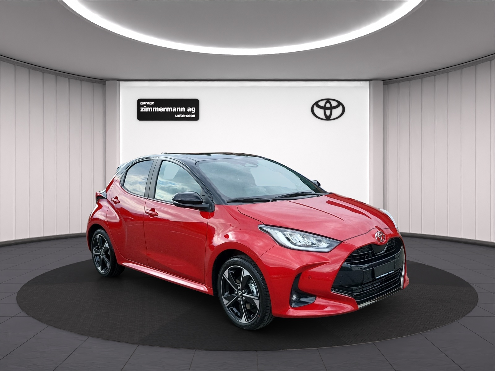 TOYOTA Yaris 1.5 VVT-i HSD Premium-image-2