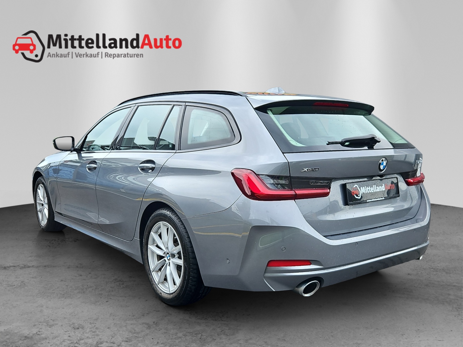 BMW 320d xDrive 48V Touring Steptronic-image-12