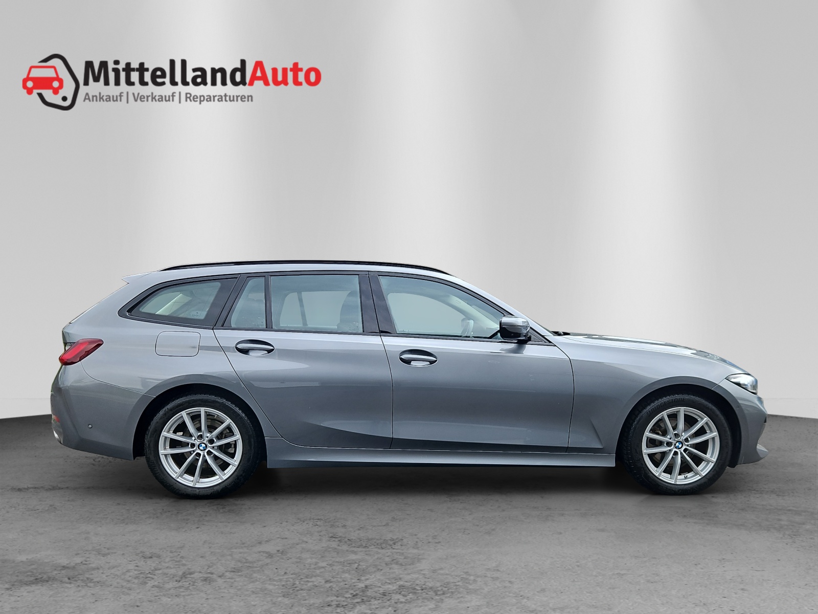 BMW 320d xDrive 48V Touring Steptronic-image-3