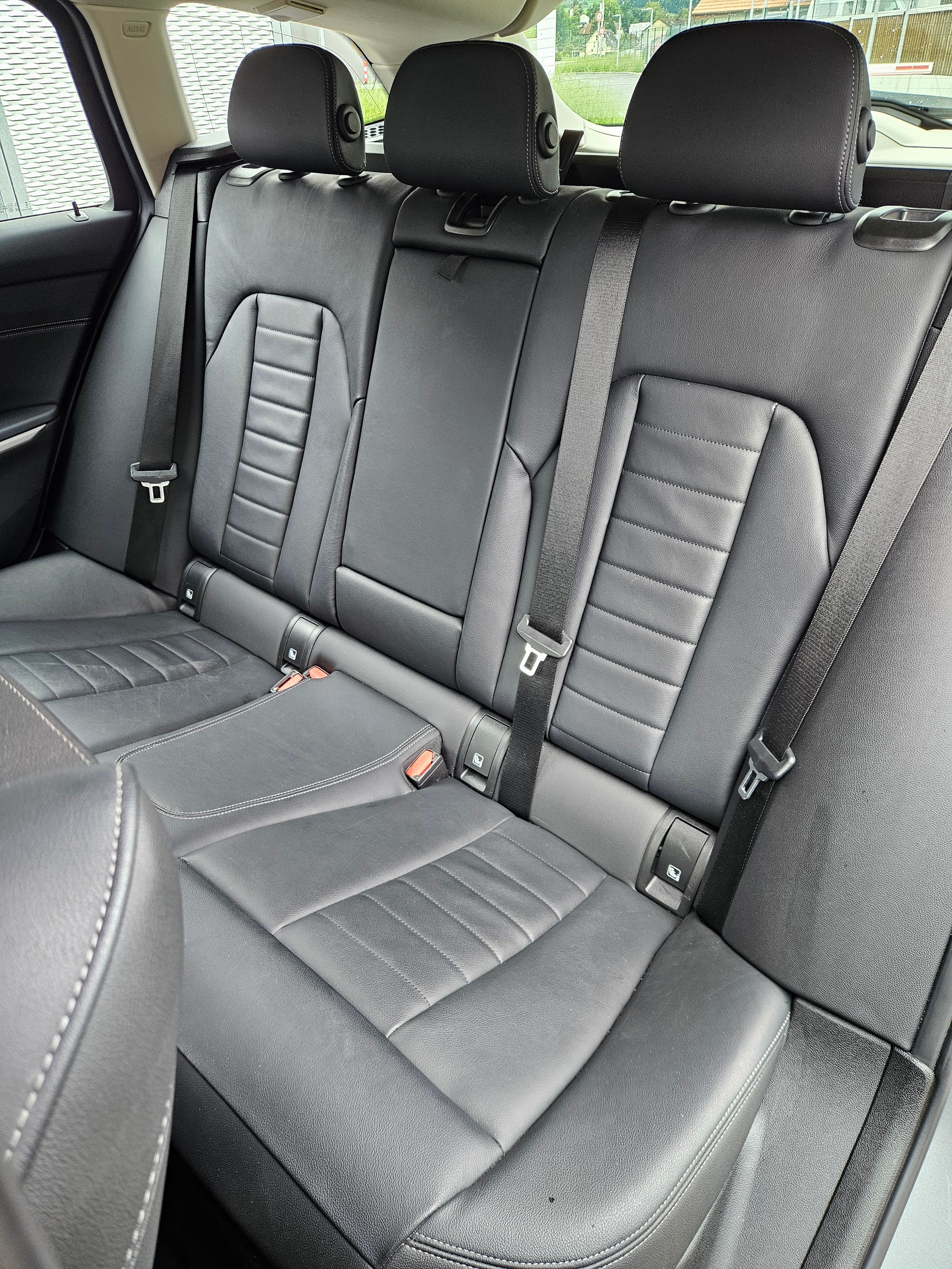 BMW 320d xDrive 48V Touring Steptronic-image-8