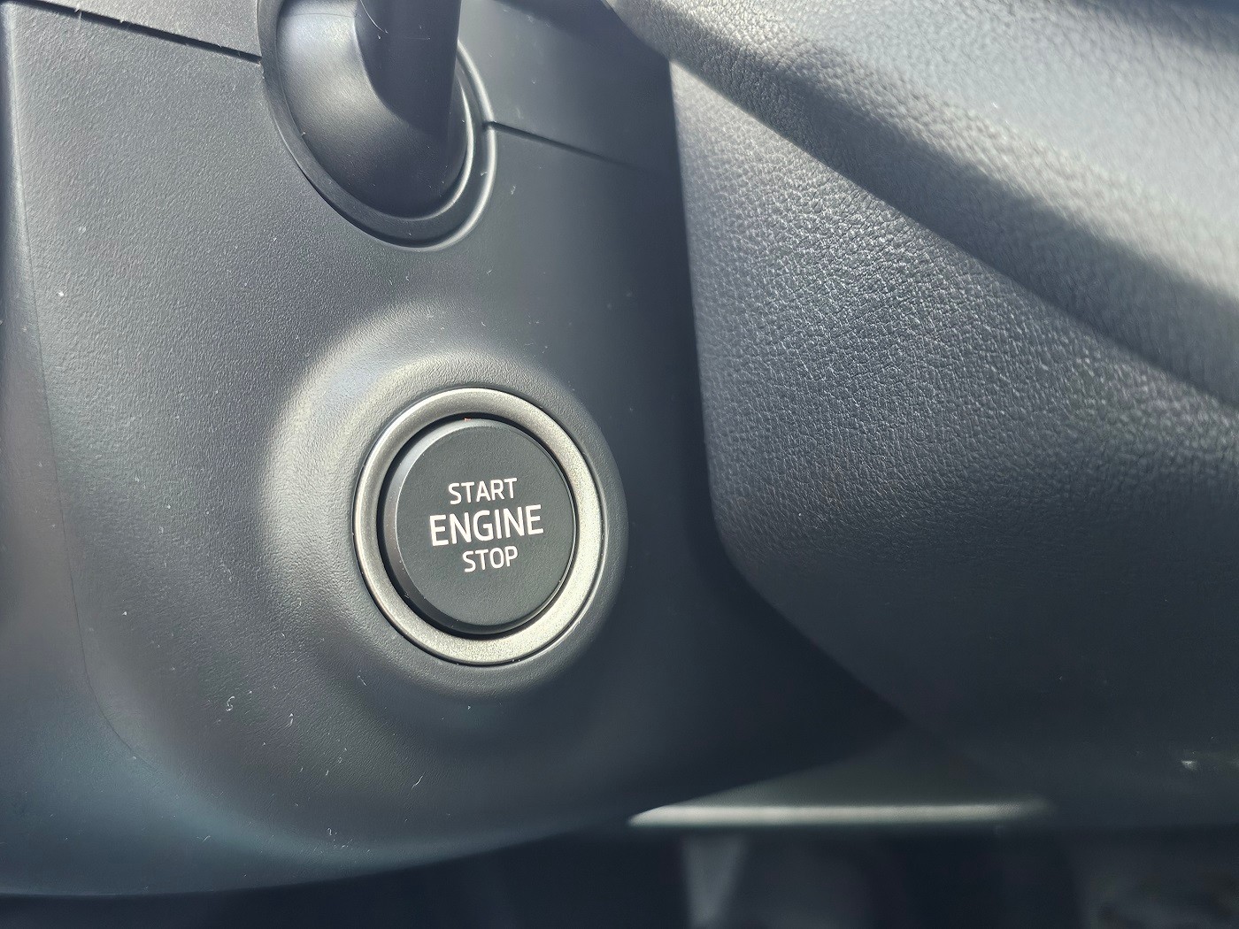 SKODA Octavia Combi 2.0 TDI DSG Selection-image-11