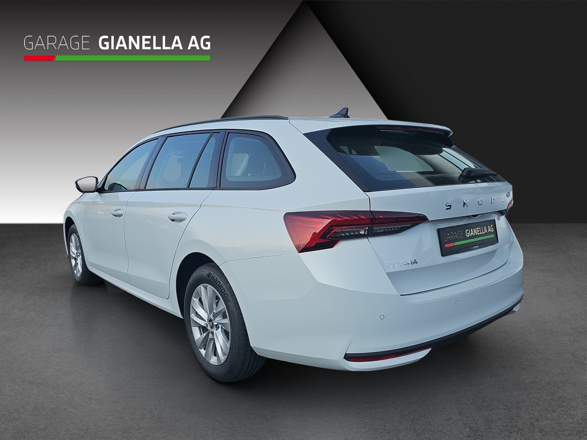 SKODA Octavia Combi 2.0 TDI DSG Selection-showroom-element-2