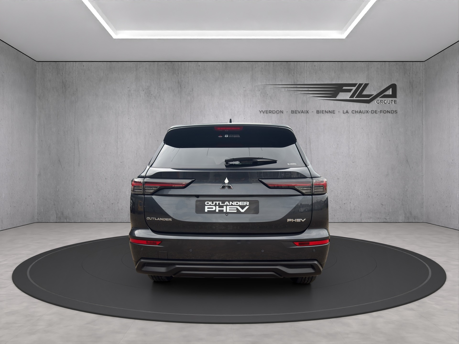 MITSUBISHI OUTLANDER 2.4 PHEV Invite 4x4-image-3