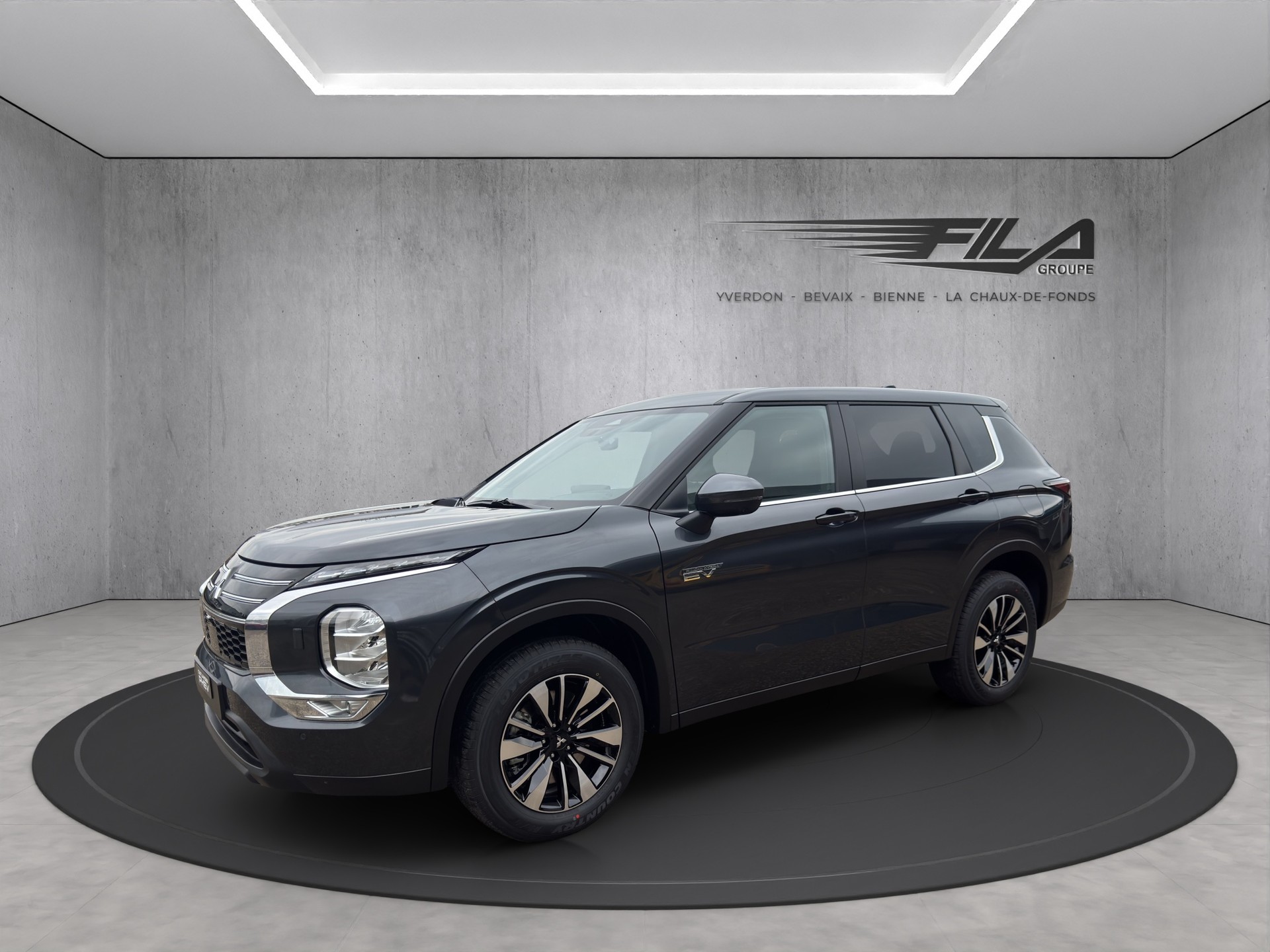 MITSUBISHI OUTLANDER 2.4 PHEV Invite 4x4-image-0