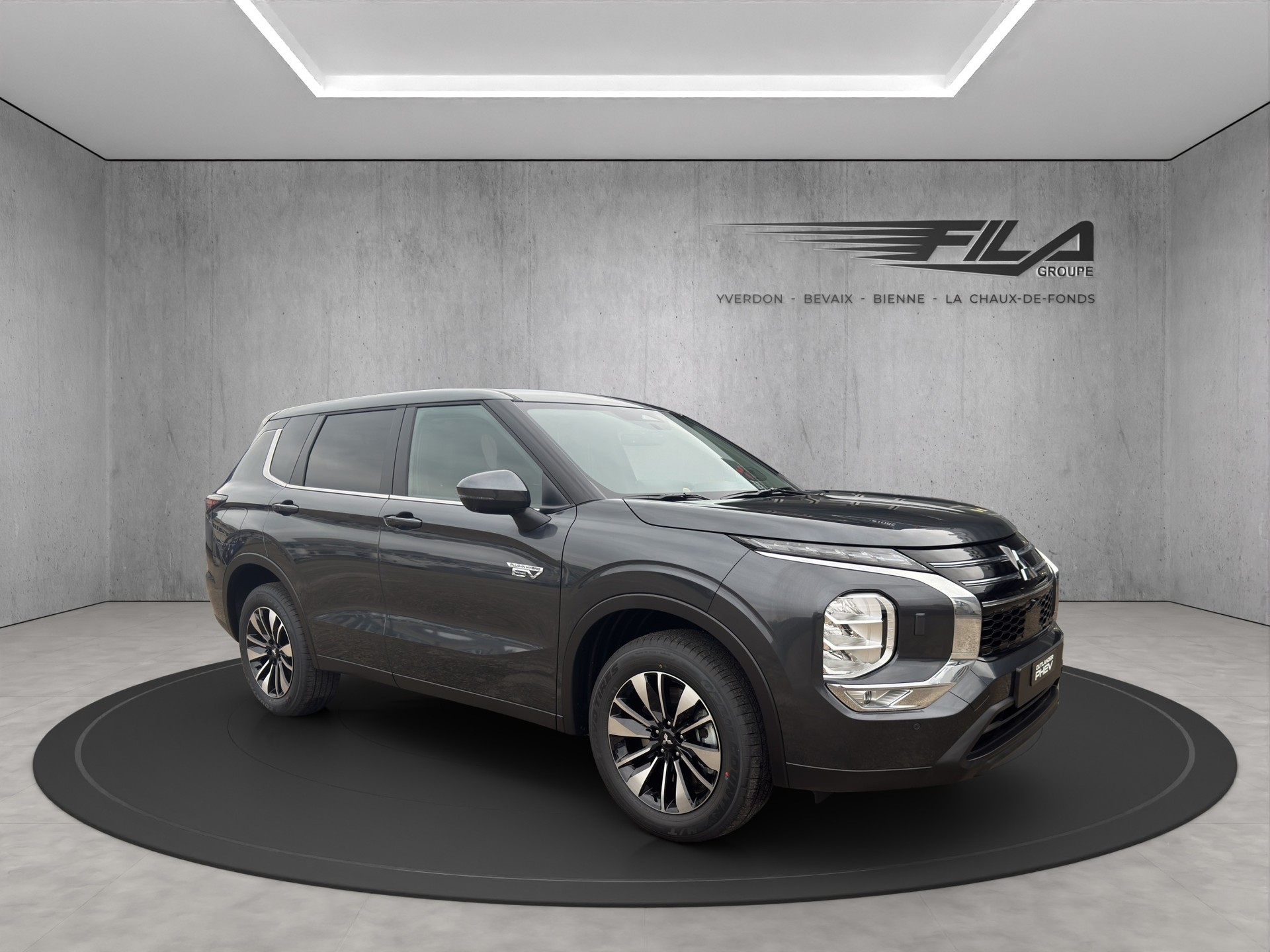 MITSUBISHI OUTLANDER 2.4 PHEV Invite 4x4-image-5