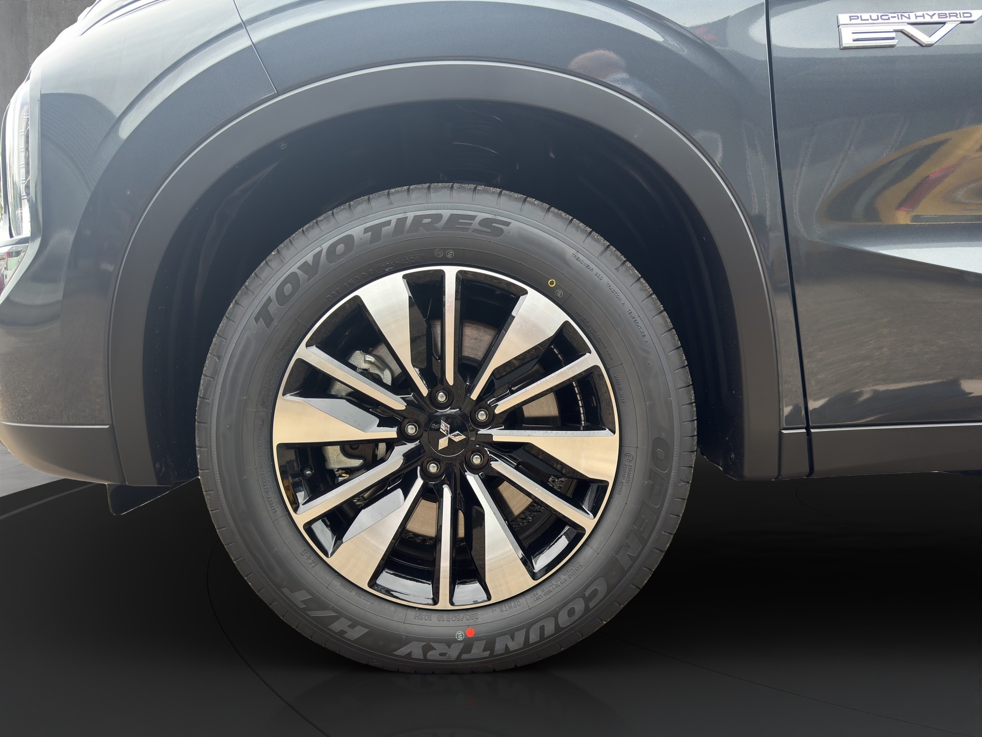 MITSUBISHI OUTLANDER 2.4 PHEV Invite 4x4-image-13