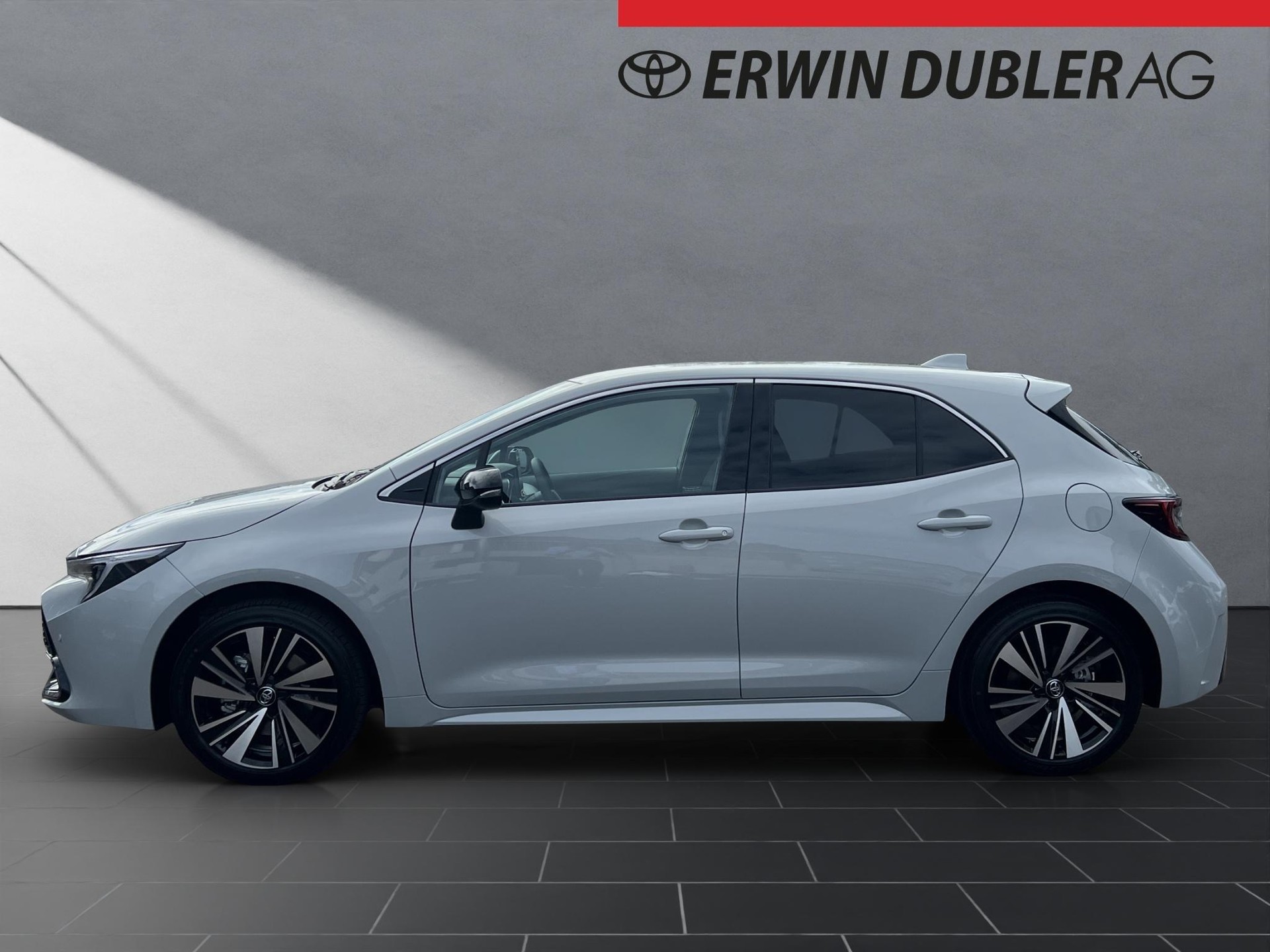 TOYOTA Corolla 2.0 HSD Trend-showroom-element-1