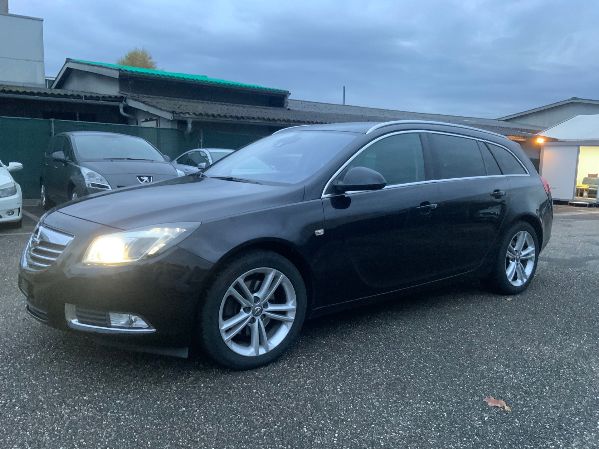 OPEL Insignia ST 2.0 Turbo Sport 4WD Aut.-image-2
