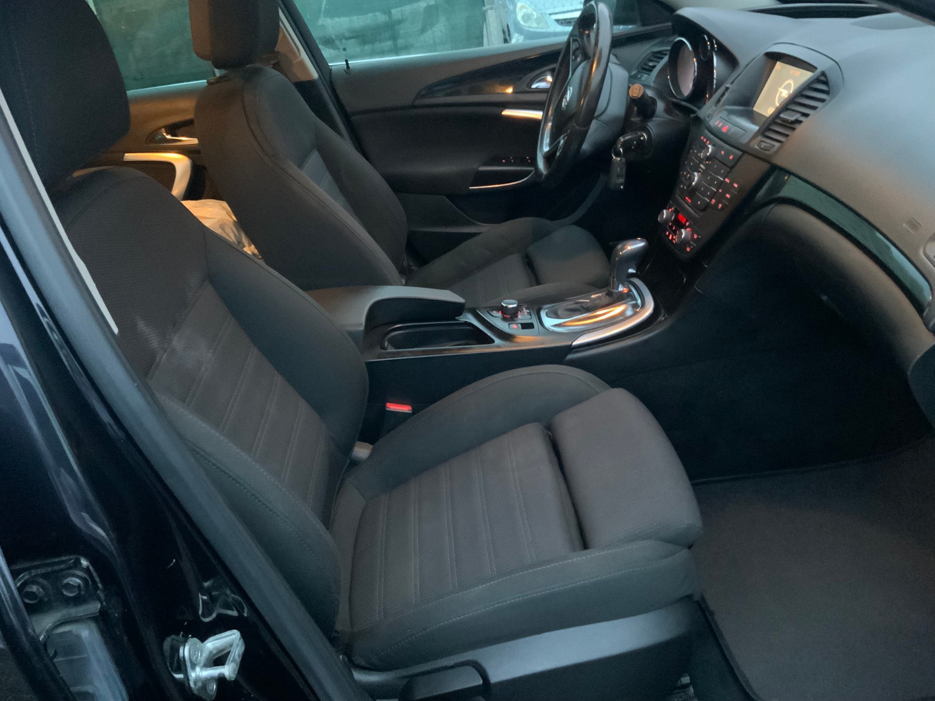 OPEL Insignia ST 2.0 Turbo Sport 4WD Aut.-image-12