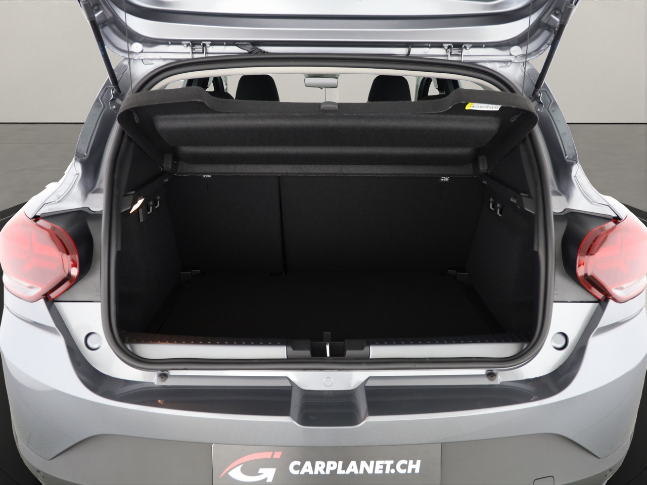 DACIA Sandero 1.0 TCe 90 Stepway Extreme-image-8