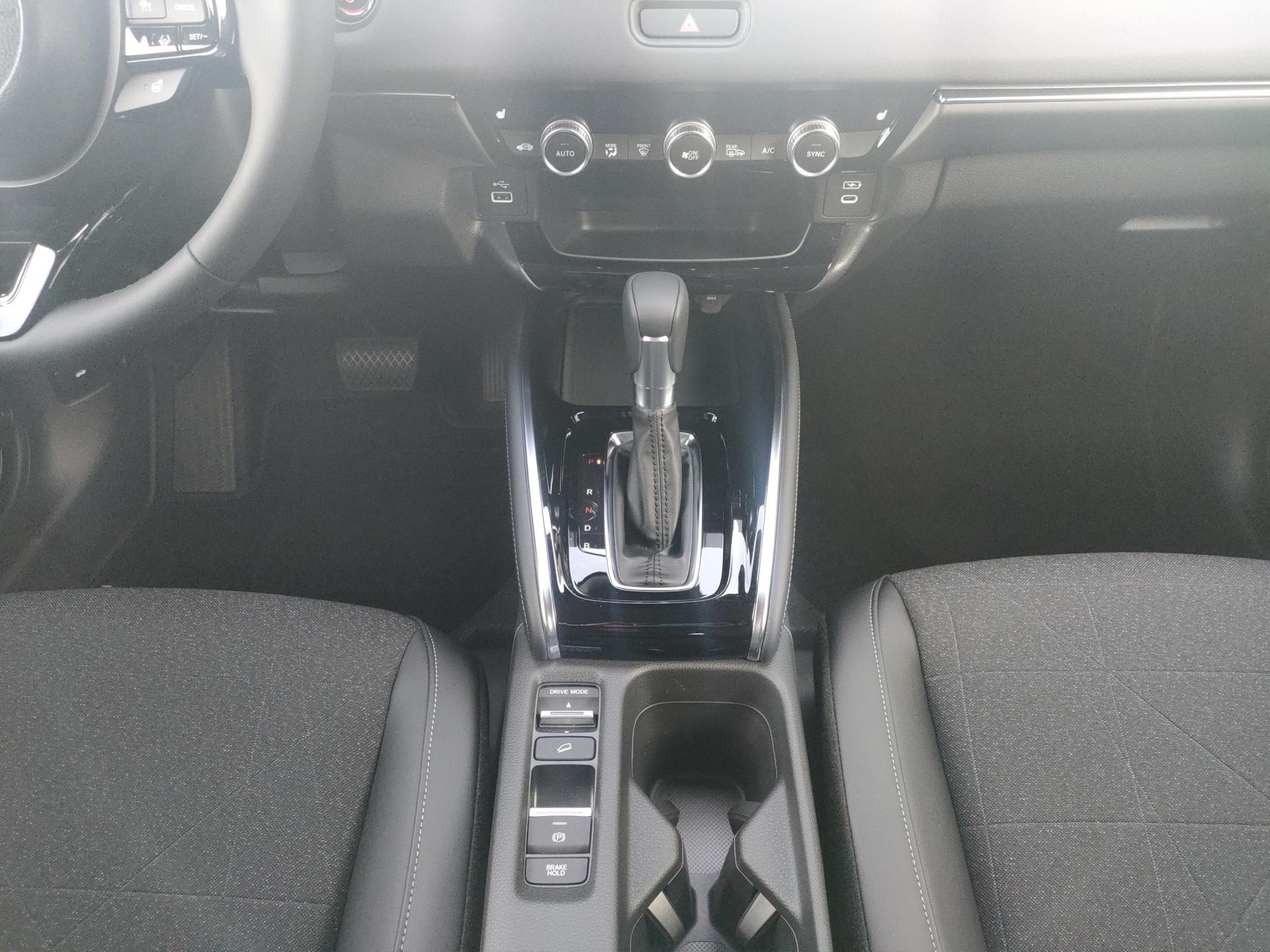 HONDA HR-V 1.5 i-MMD Advance Plus-image-14