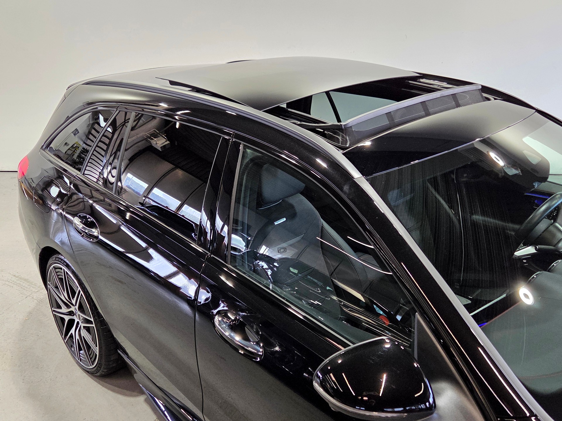 MERCEDES-BENZ C 43 AMG Executive Edition 4matic Kombi-image-9