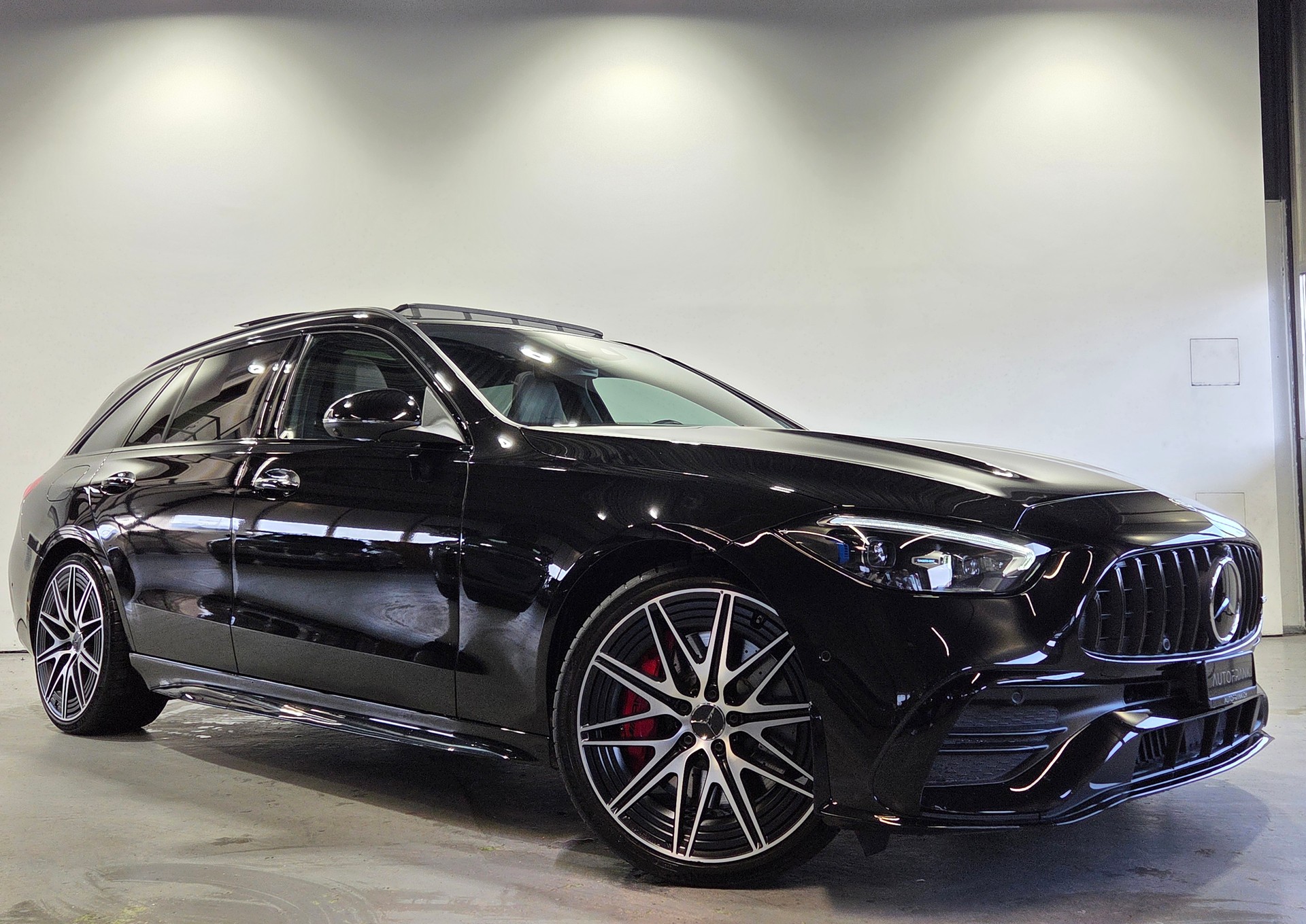 MERCEDES-BENZ C 43 AMG Executive Edition 4matic Kombi-image-14