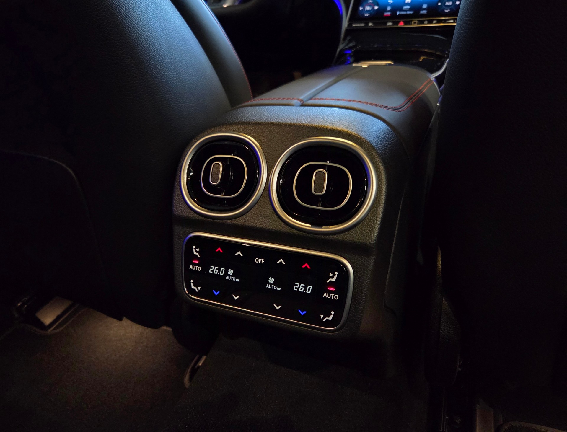 MERCEDES-BENZ C 43 AMG Executive Edition 4matic Kombi-image-22