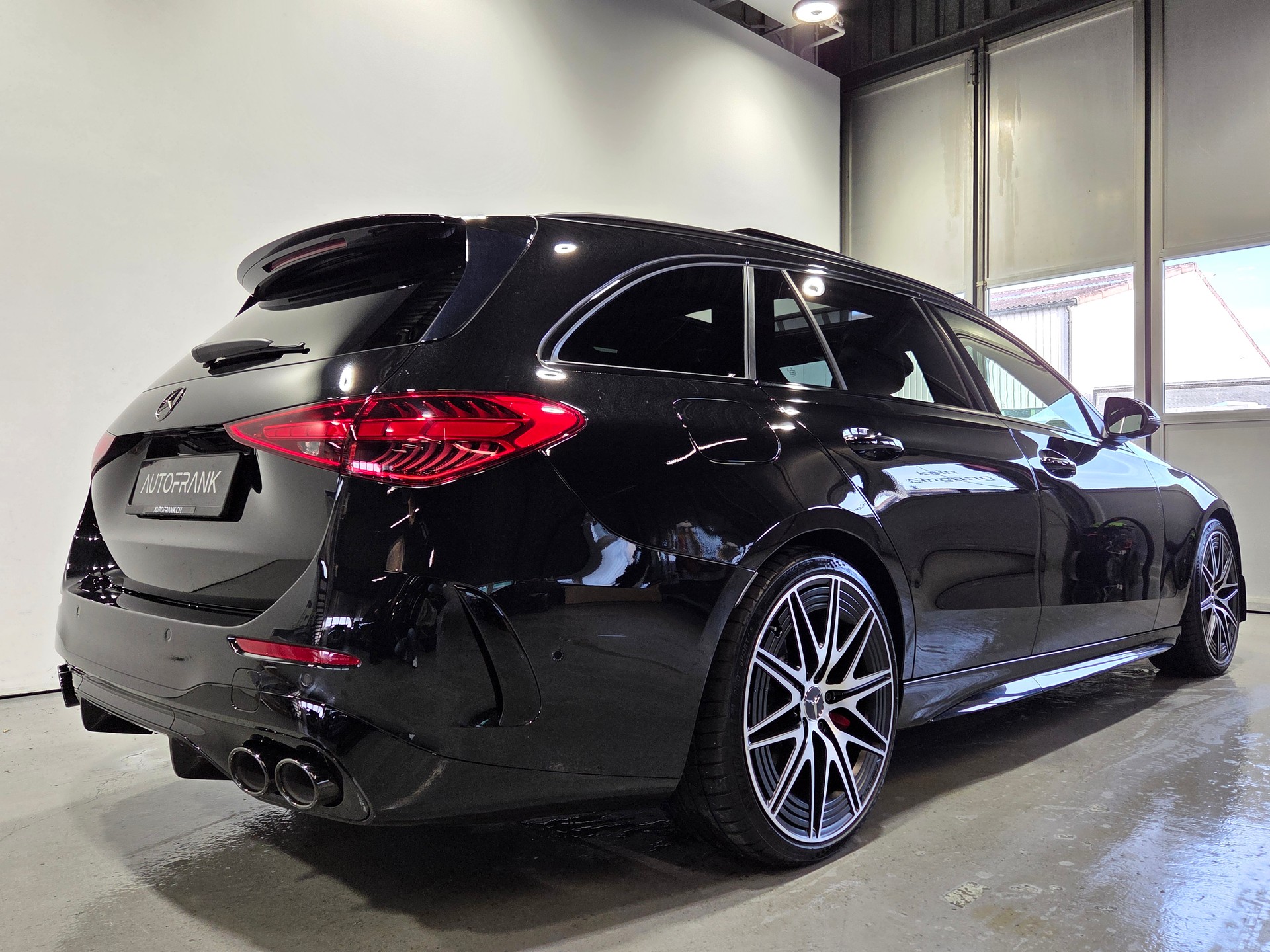 MERCEDES-BENZ C 43 AMG Executive Edition 4matic Kombi-showroom-element-2