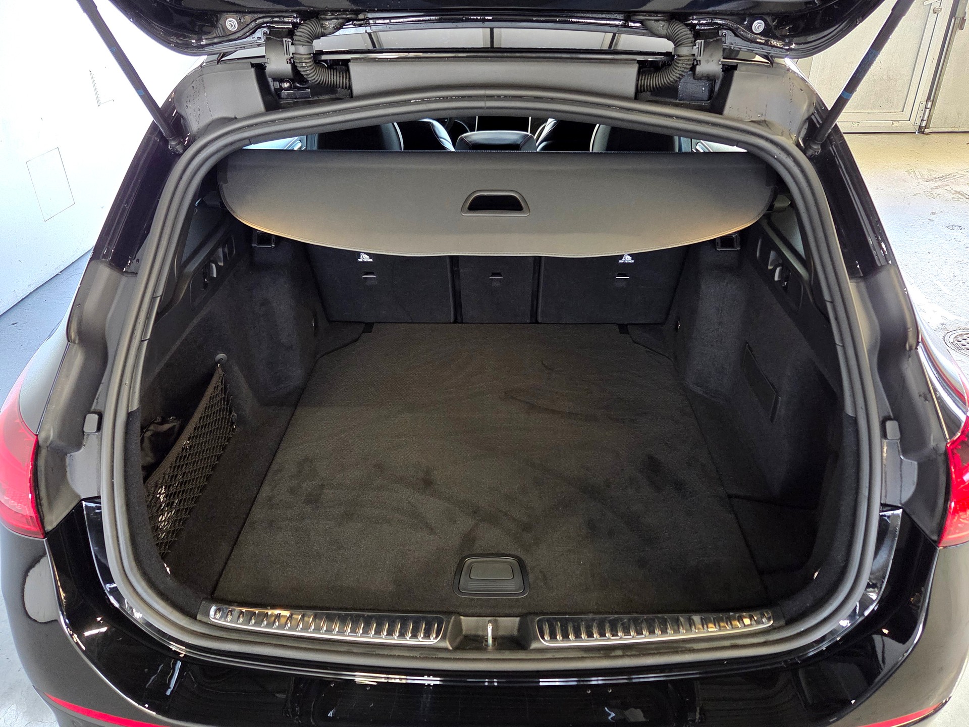 MERCEDES-BENZ C 43 AMG Executive Edition 4matic Kombi-image-24