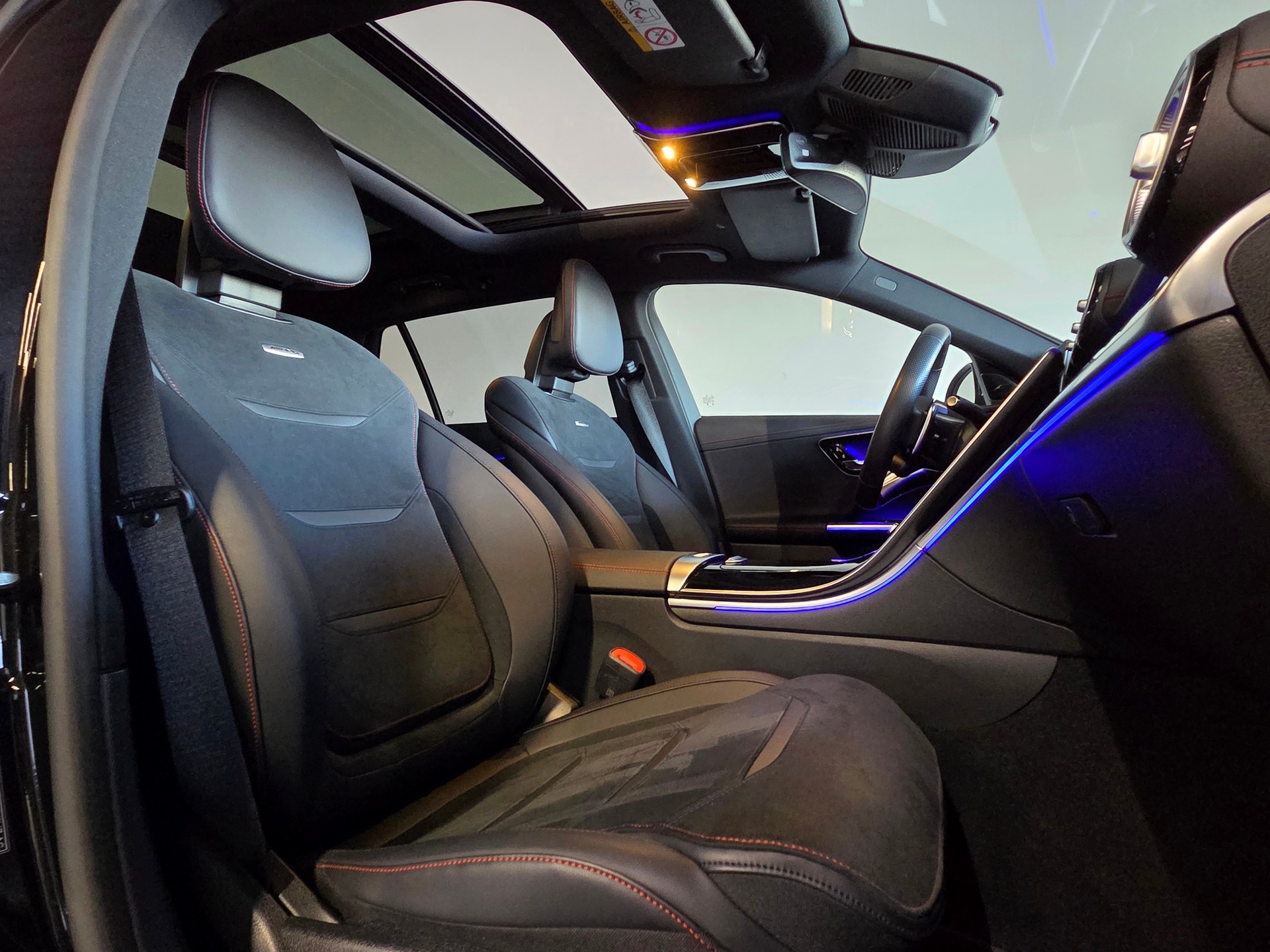 MERCEDES-BENZ C 43 AMG Executive Edition 4matic Kombi-image-4