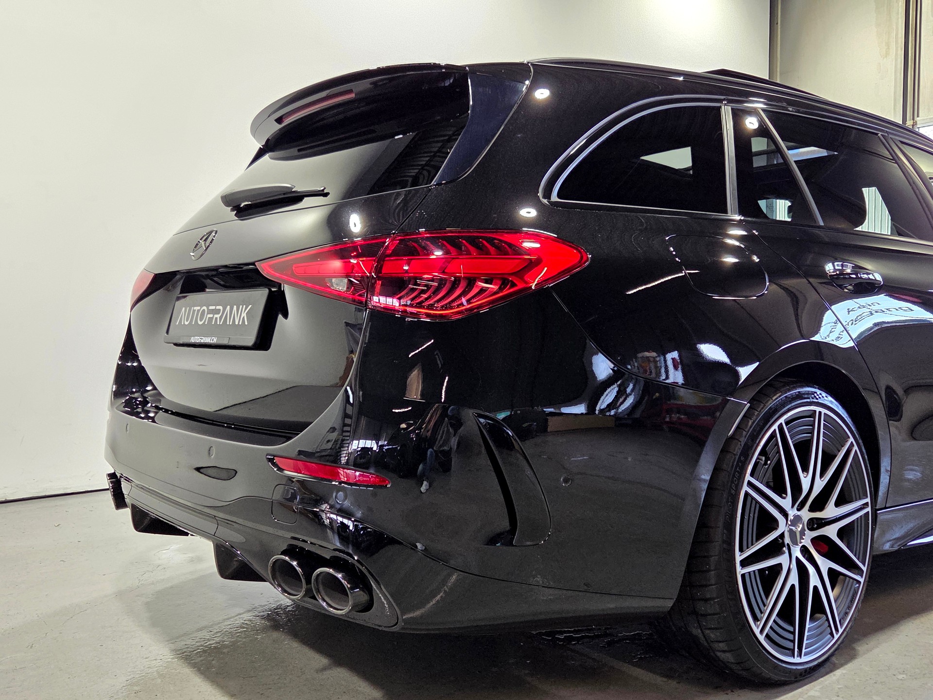 MERCEDES-BENZ C 43 AMG Executive Edition 4matic Kombi-image-15