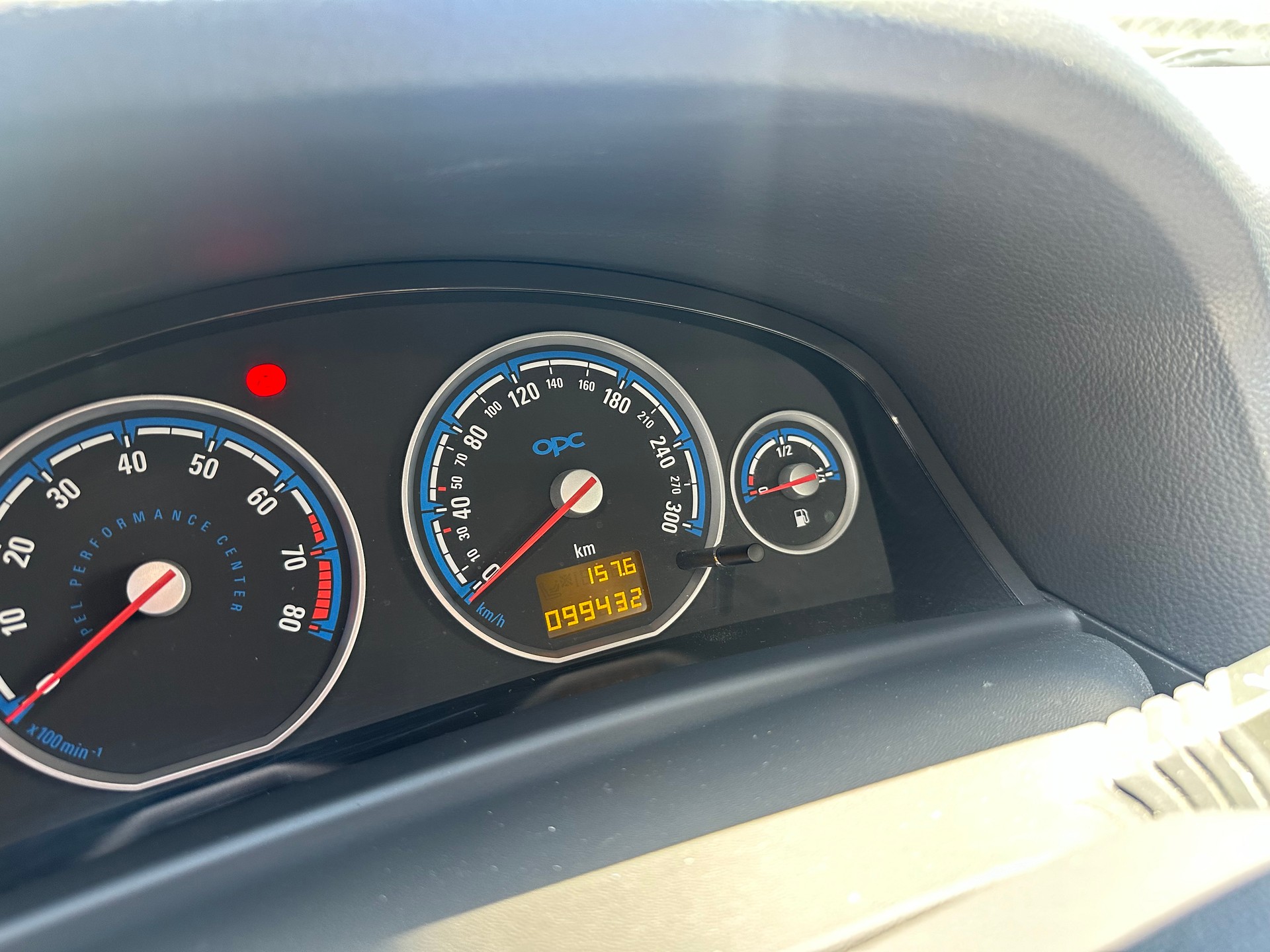 OPEL Vectra Caravan 2.8 Turbo V6 OPC-image-10