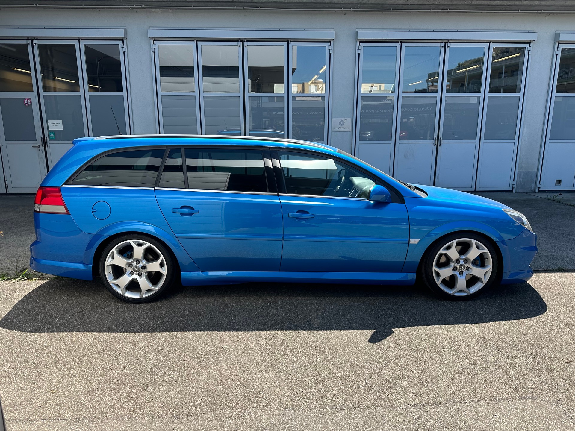 OPEL Vectra Caravan 2.8 Turbo V6 OPC-image-6