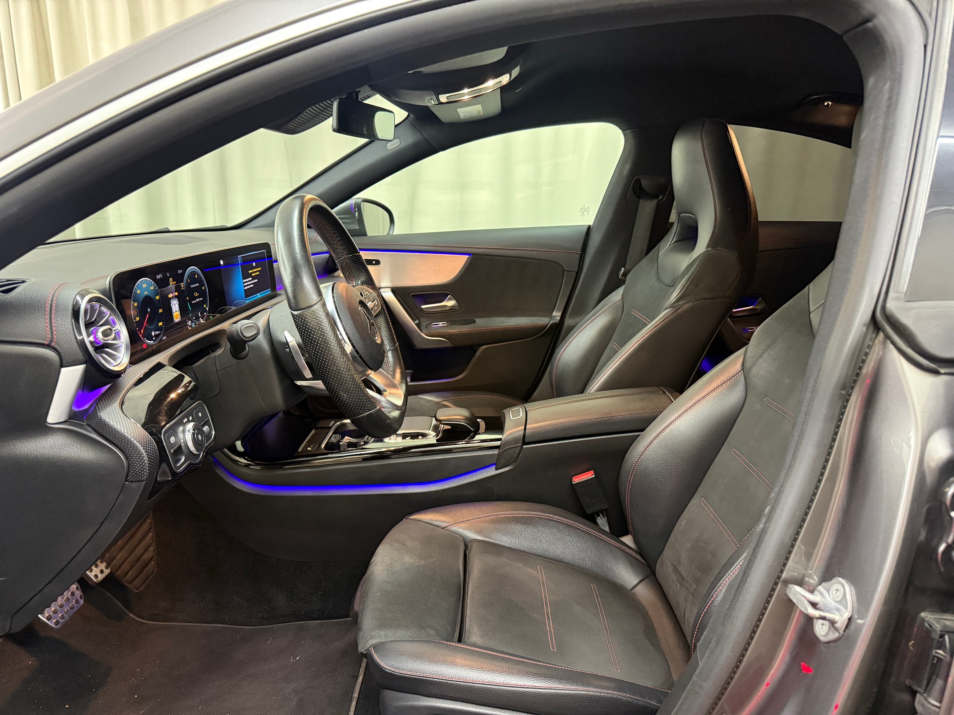 MERCEDES-BENZ CLA 220 AMG Line 7G-DCT-image-6