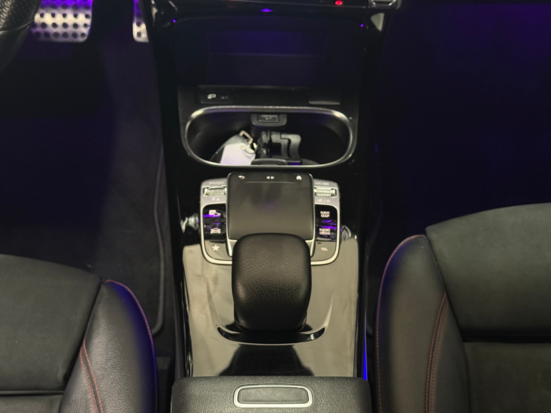 MERCEDES-BENZ CLA 220 AMG Line 7G-DCT-image-12