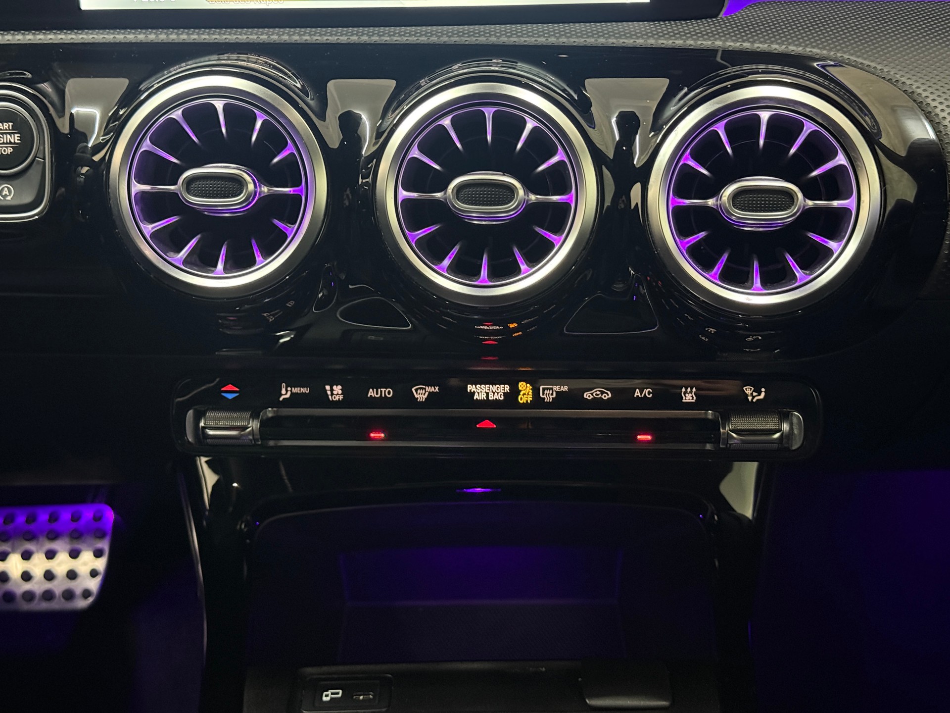 MERCEDES-BENZ CLA 220 AMG Line 7G-DCT-image-11