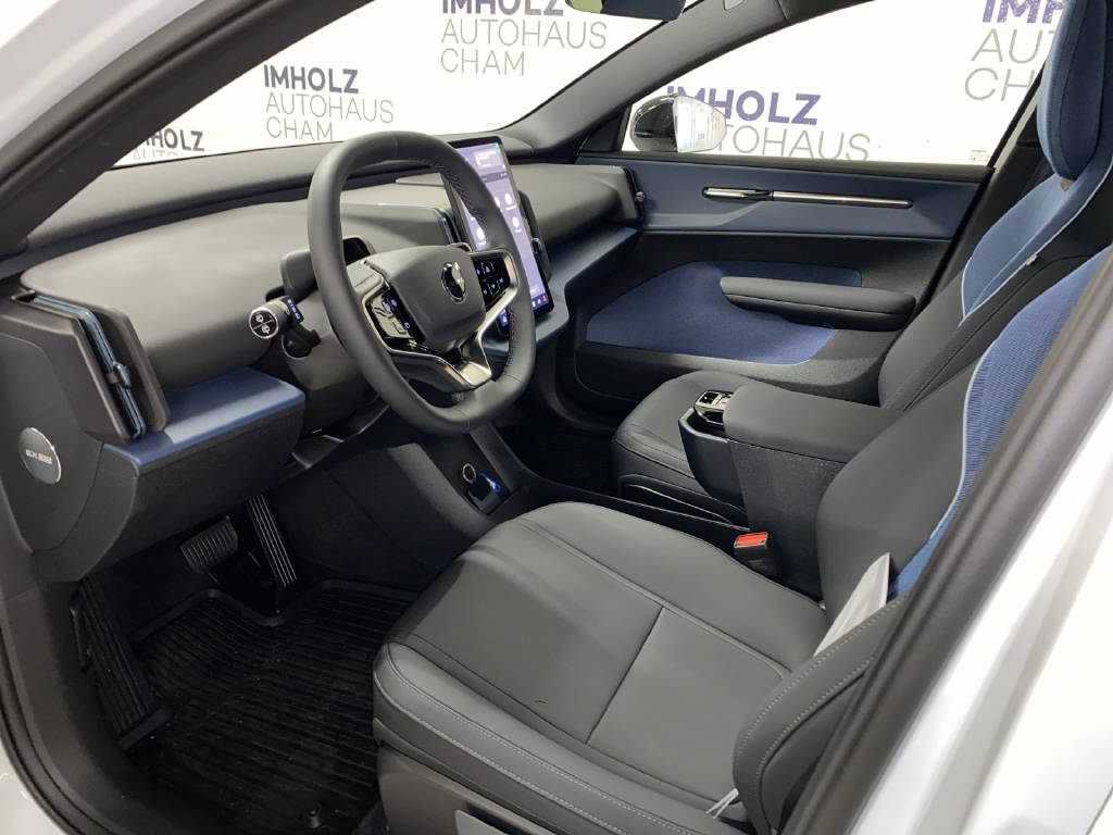 VOLVO EX 30 E40 P5 WORKER-image-3