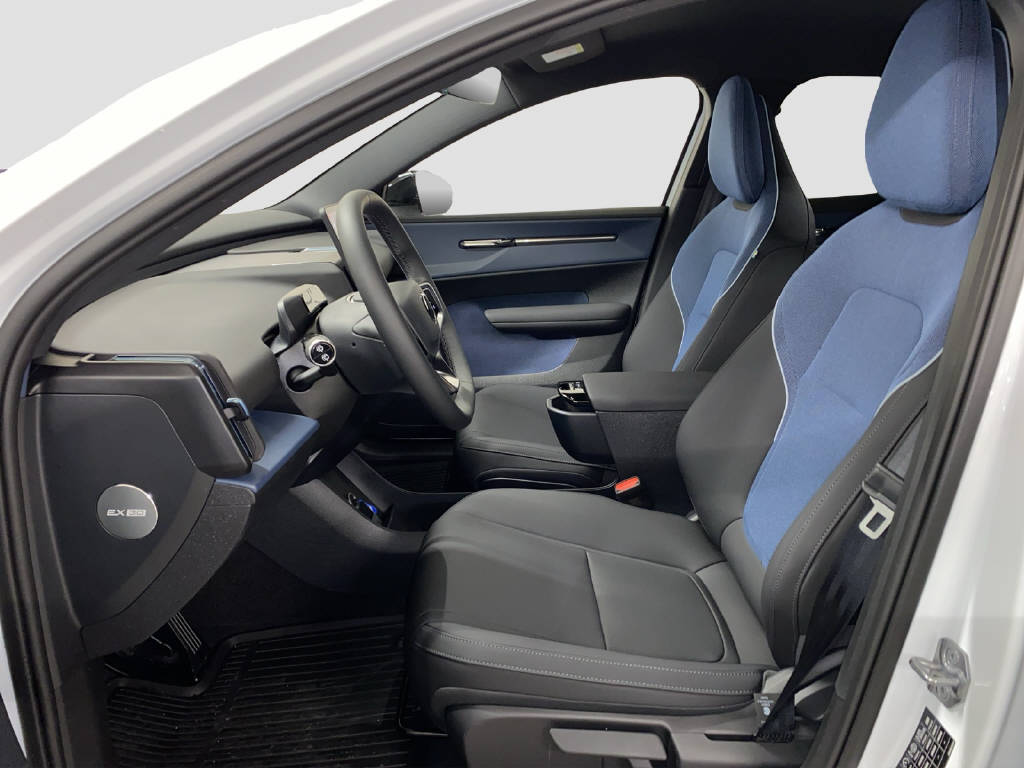 VOLVO EX 30 E40 P5 WORKER-image-11