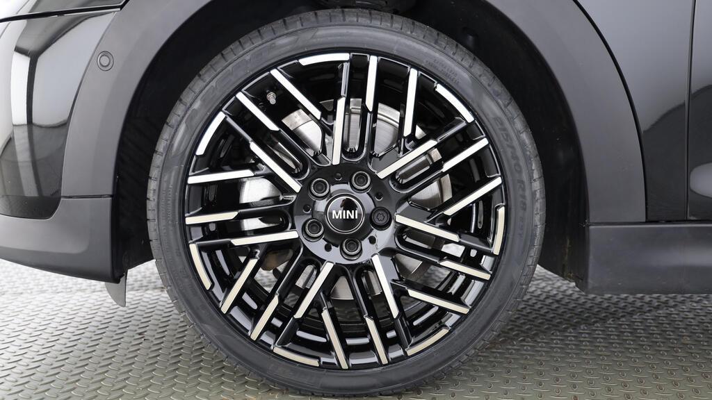 MINI Cooper S Cabrio-image-10