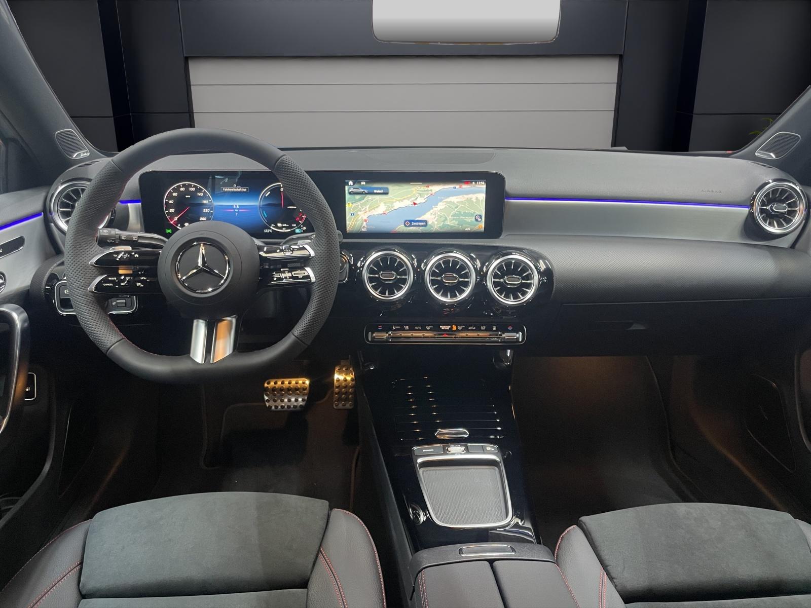 MERCEDES-BENZ A 250 e EQ Star AMG Line-image-4
