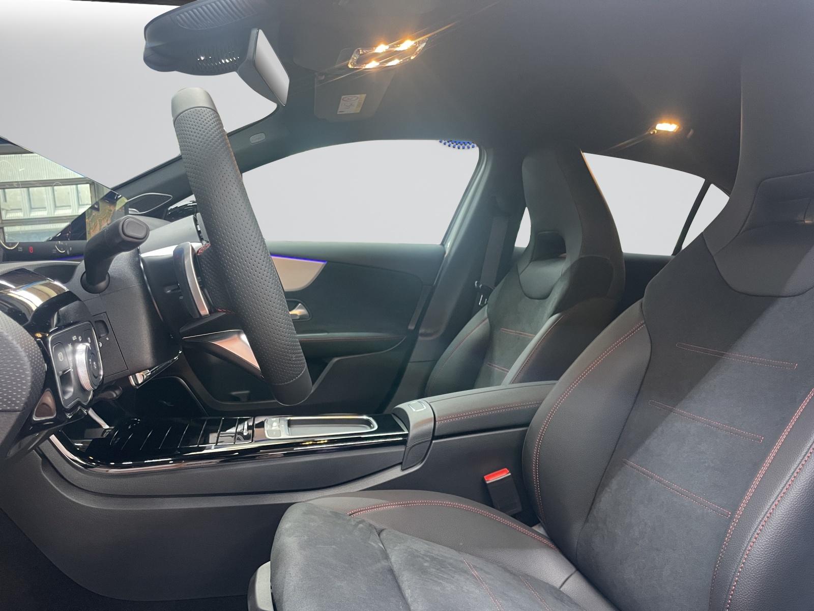 MERCEDES-BENZ A 250 e EQ Star AMG Line-image-3