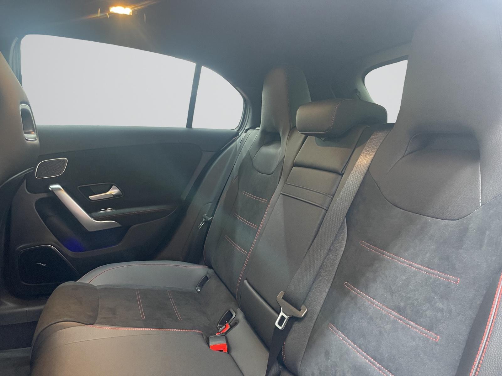 MERCEDES-BENZ A 250 e EQ Star AMG Line-image-7