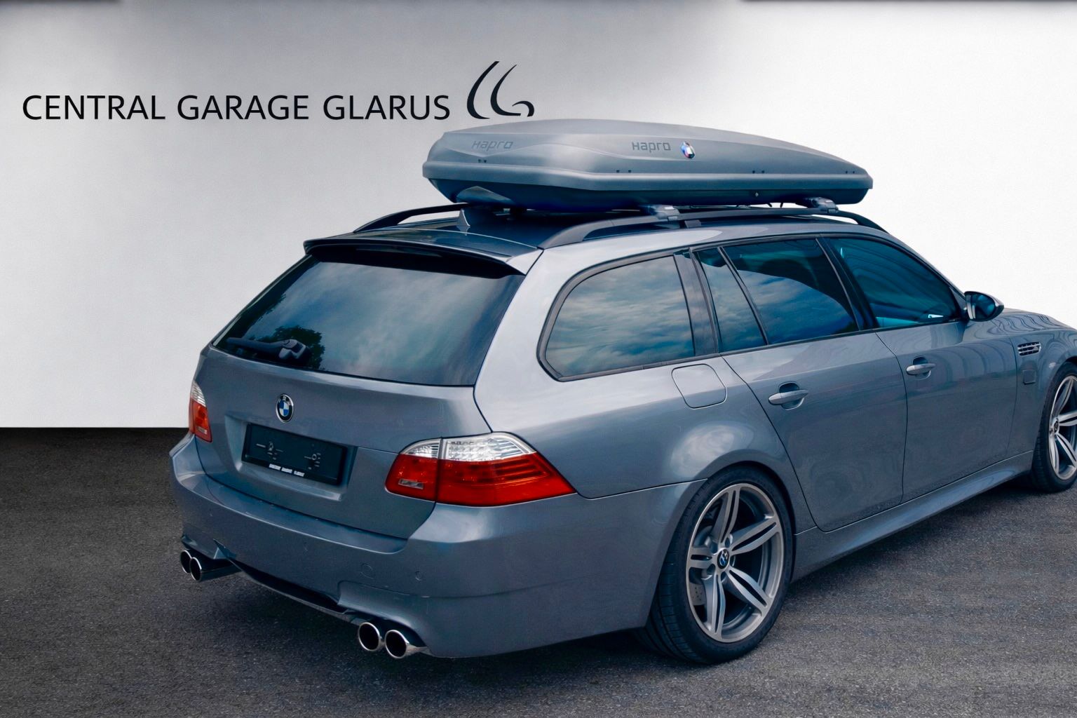 BMW M5 Touring-image-2
