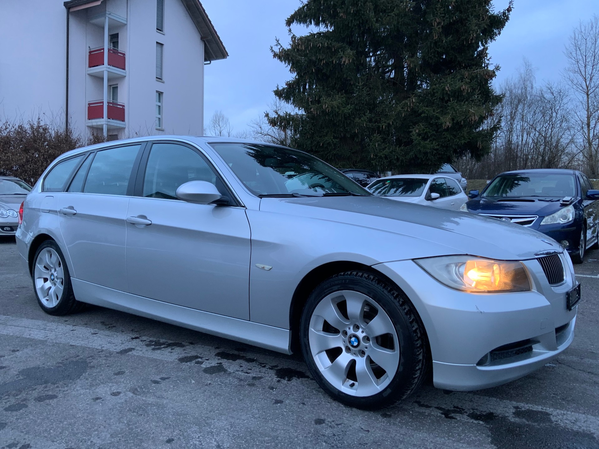 BMW BMW 325 Xi Touring-image-2