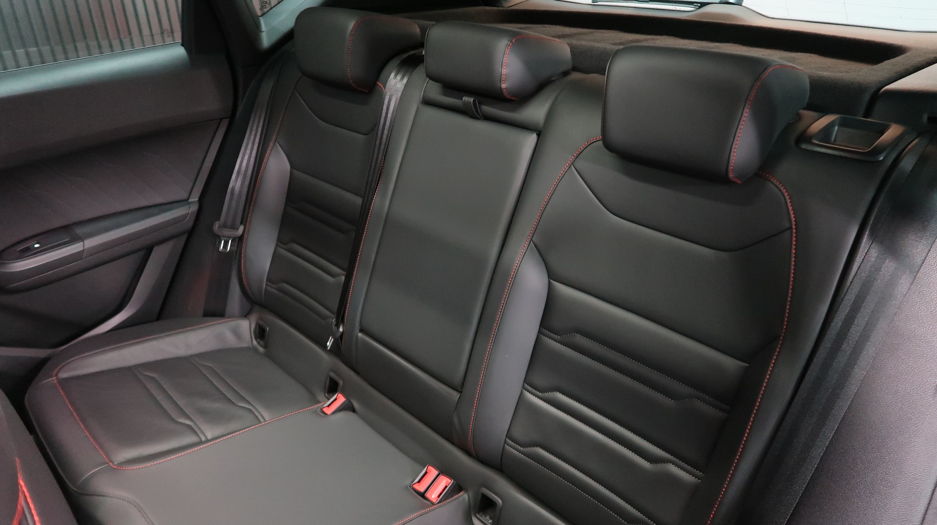 SEAT Ateca 2.0 TDI CR Hola FR DSG 4Drive / CH / MFK / GARANTIE-image-17