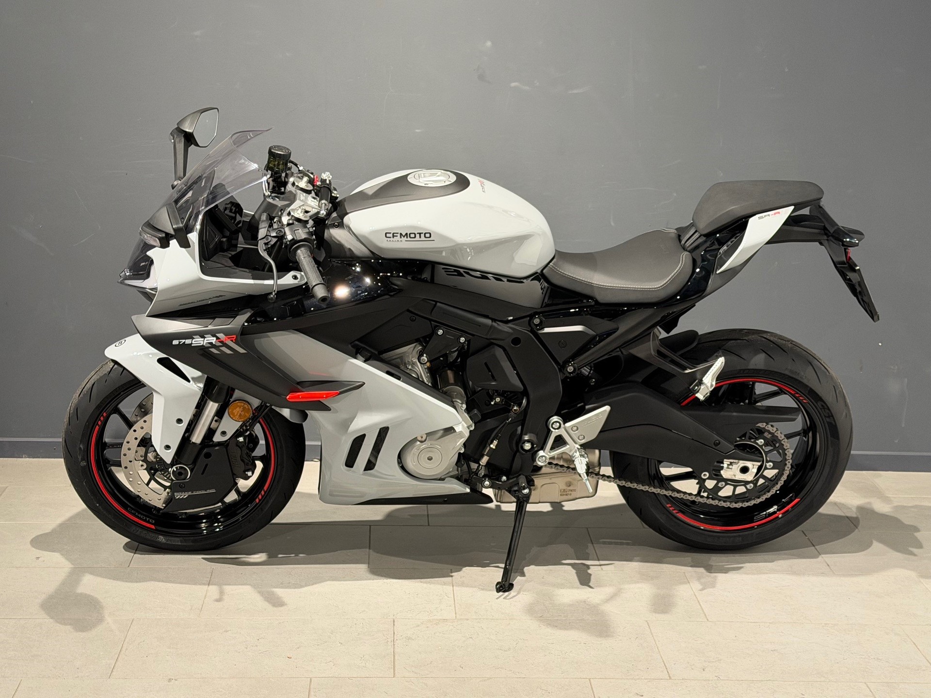 CF MOTO 675 SR-R-showroom-element-3
