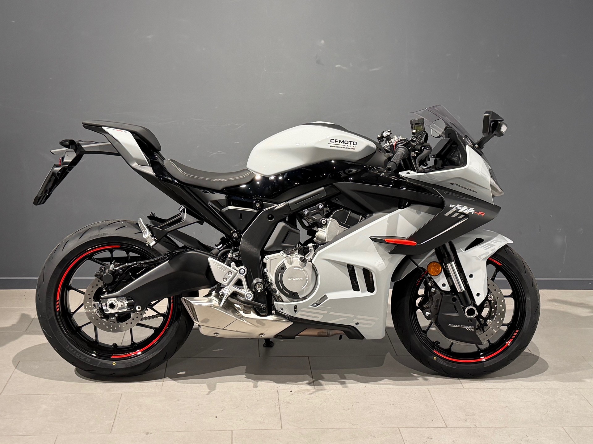 CF MOTO 675 SR-R