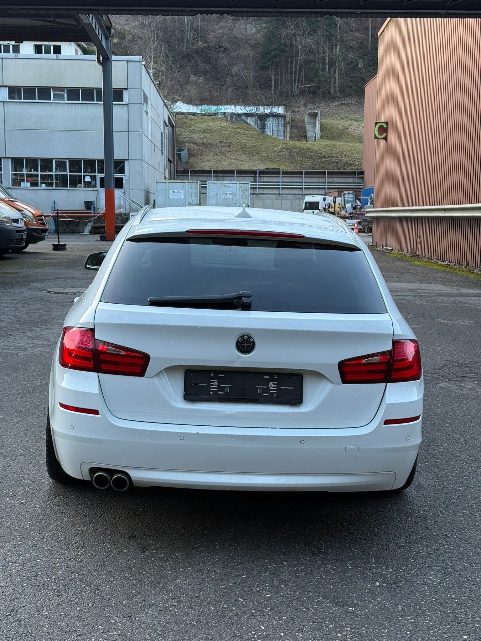 BMW 530d xDrive Touring Steptronic-image-3