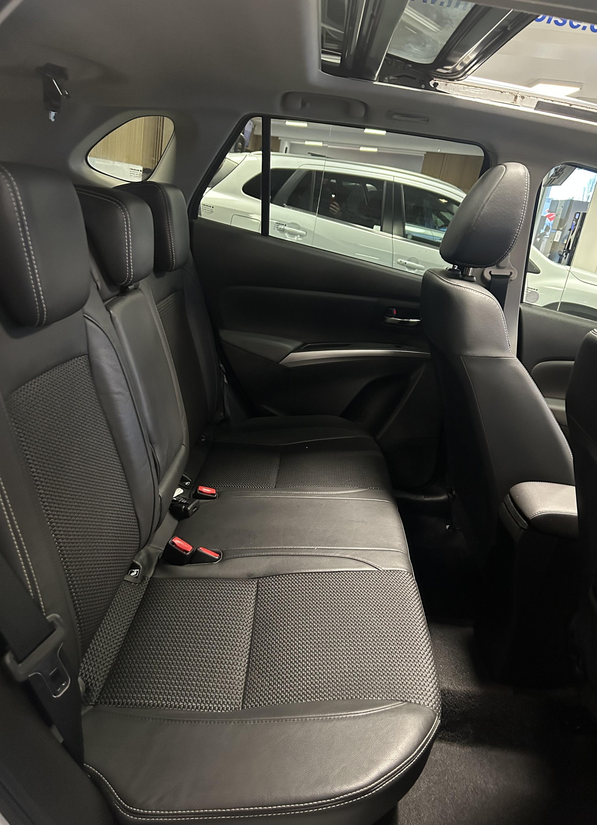 SUZUKI S-Cross 1.4 T Compact Top Hybrid 4x4-image-18