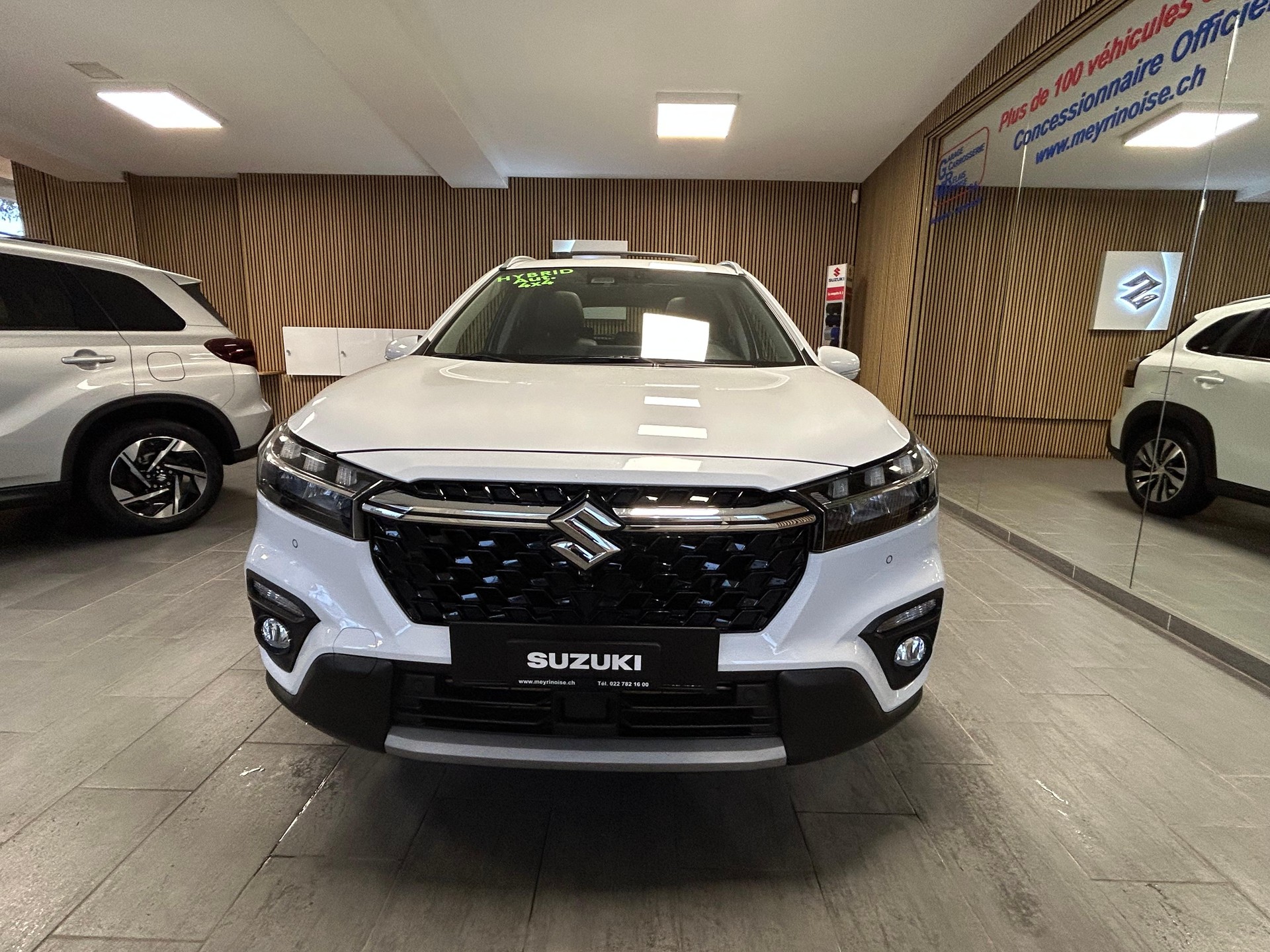 SUZUKI S-Cross 1.4 T Compact Top Hybrid 4x4-image-4