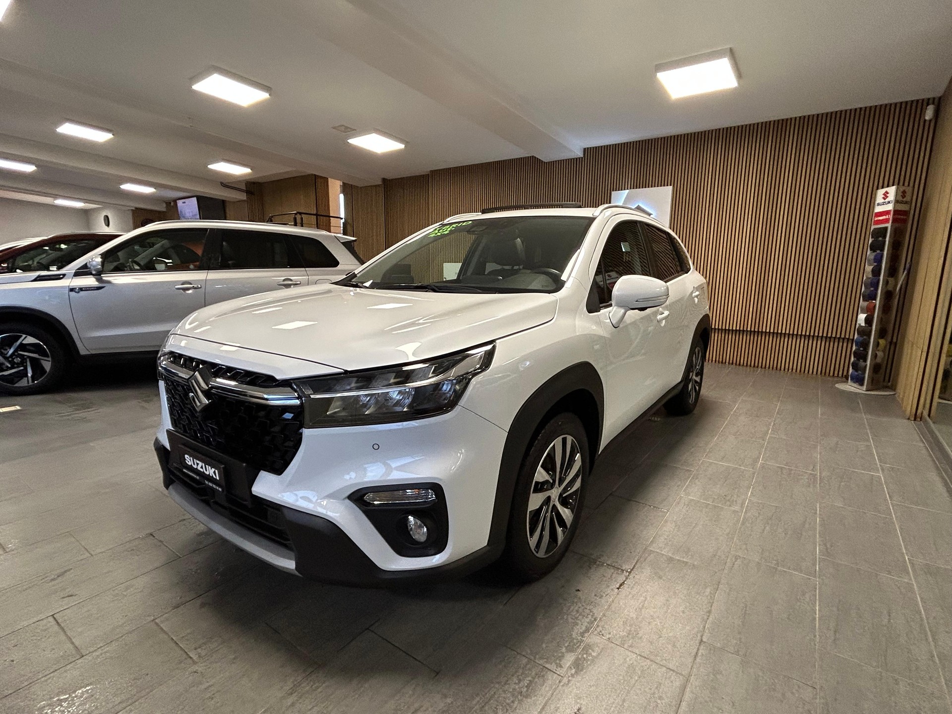 SUZUKI S-Cross 1.4 T Compact Top Hybrid 4x4-image-5