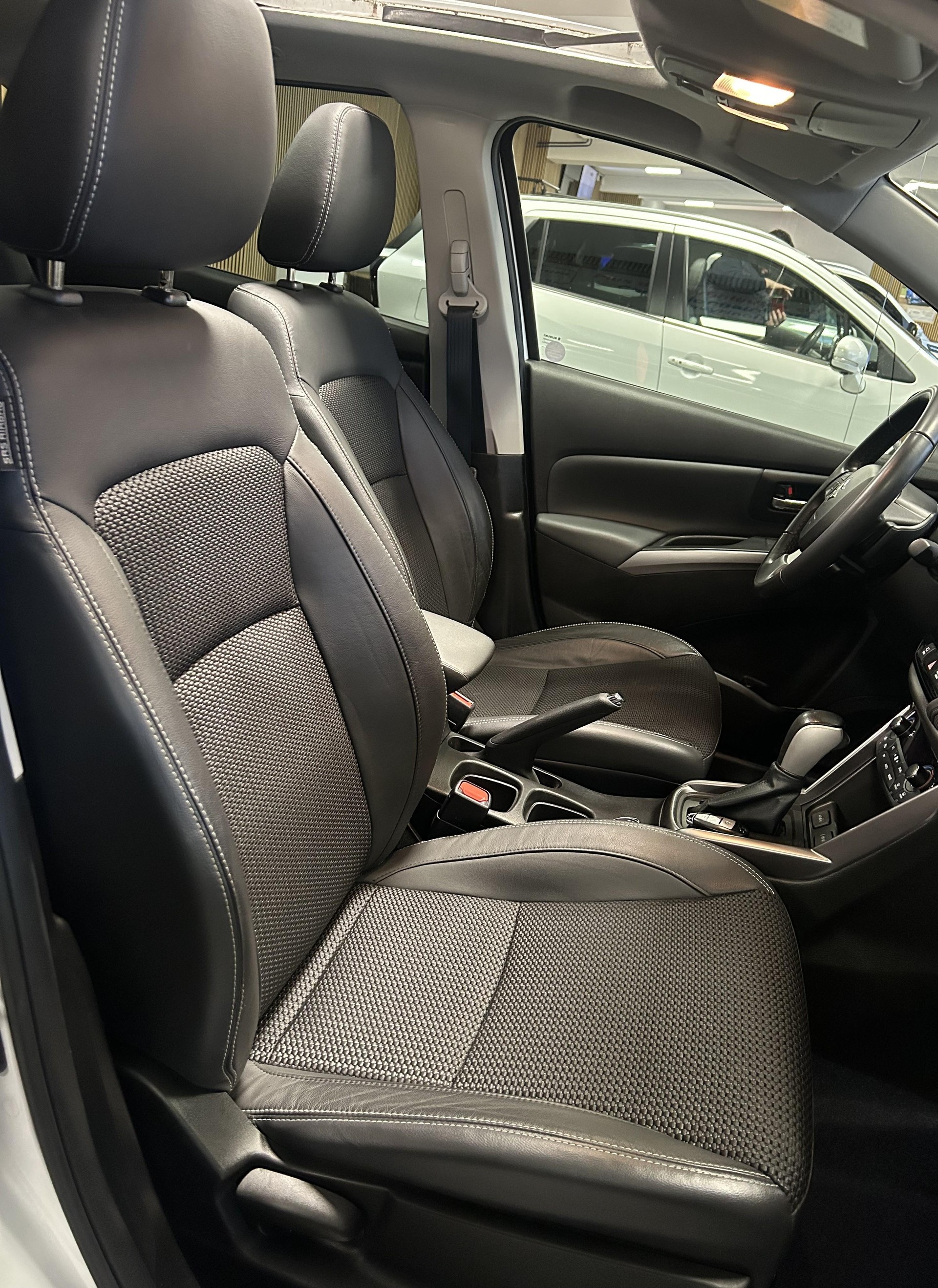 SUZUKI S-Cross 1.4 T Compact Top Hybrid 4x4-image-16
