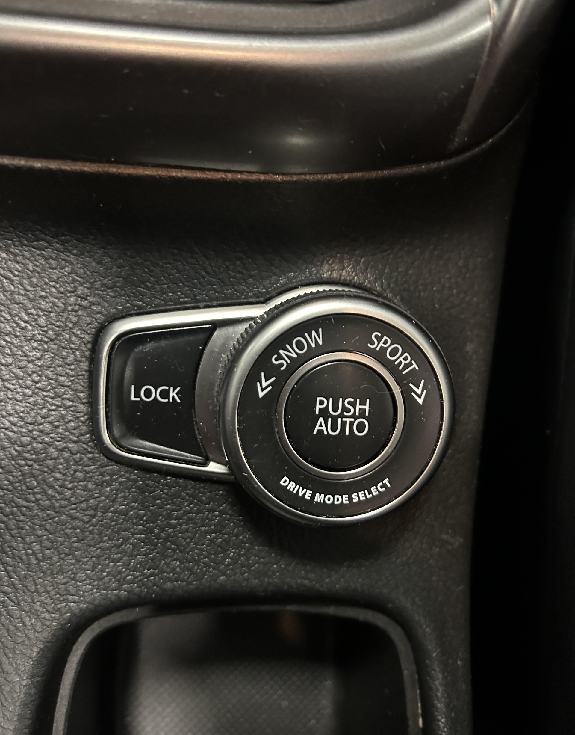 SUZUKI S-Cross 1.4 T Compact Top Hybrid 4x4-image-12