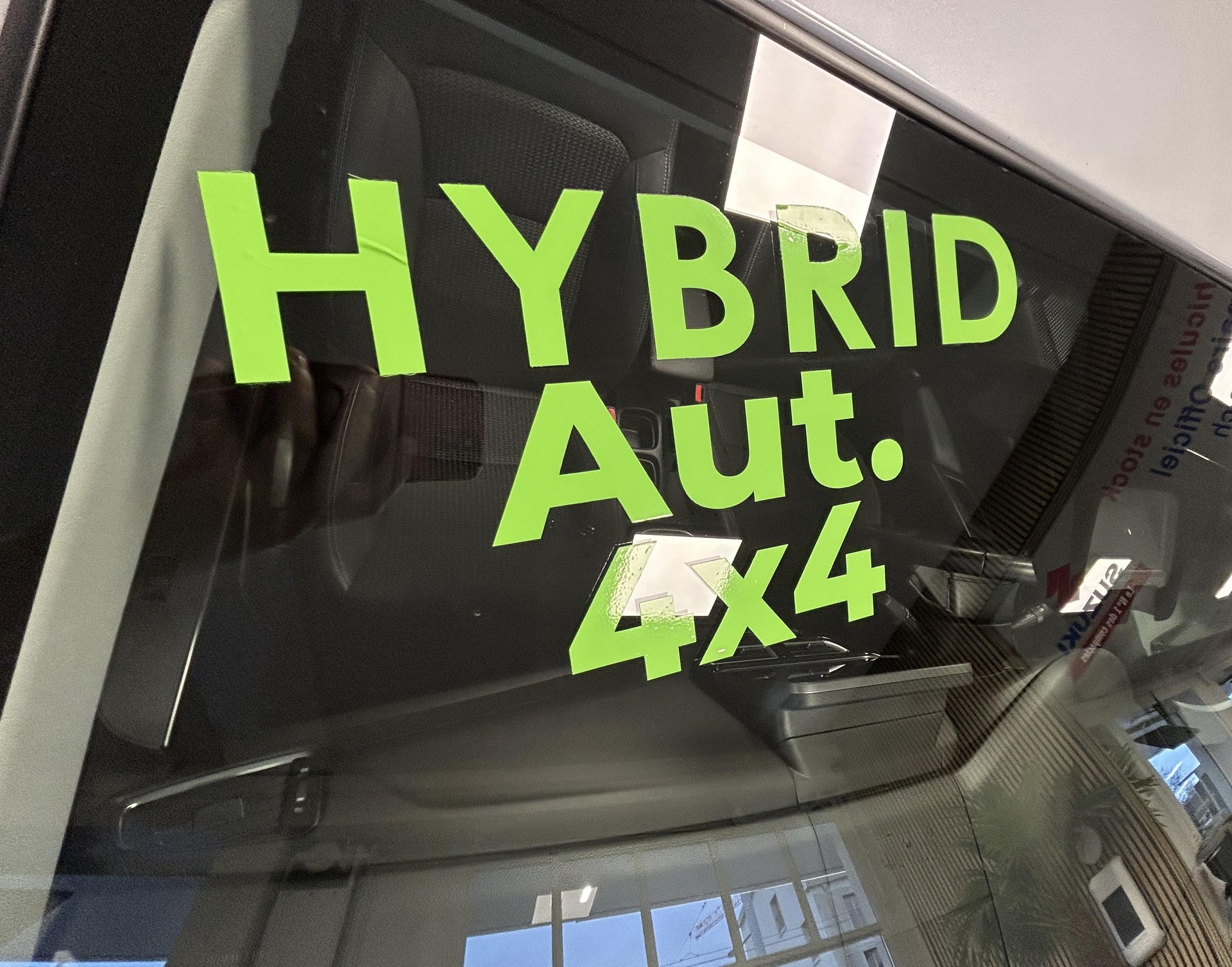 SUZUKI S-Cross 1.4 T Compact Top Hybrid 4x4-image-2