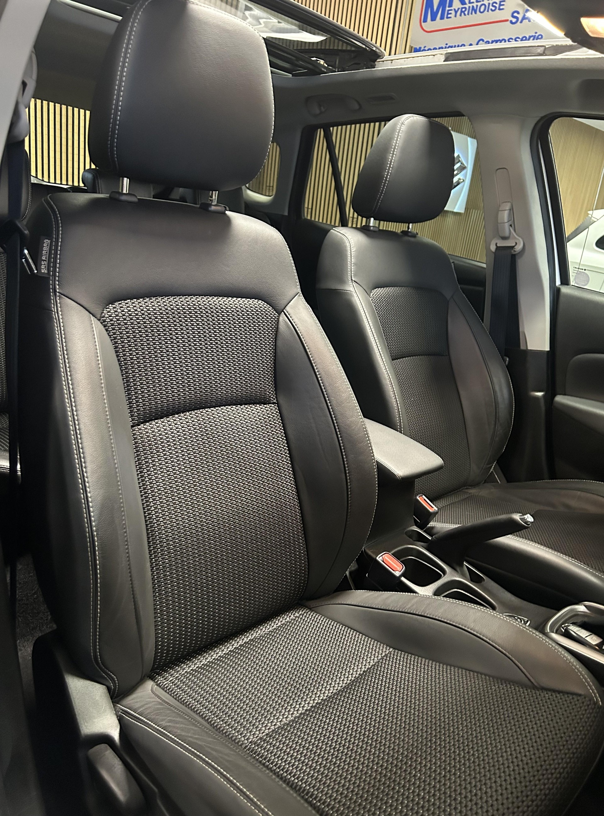 SUZUKI S-Cross 1.4 T Compact Top Hybrid 4x4-image-17