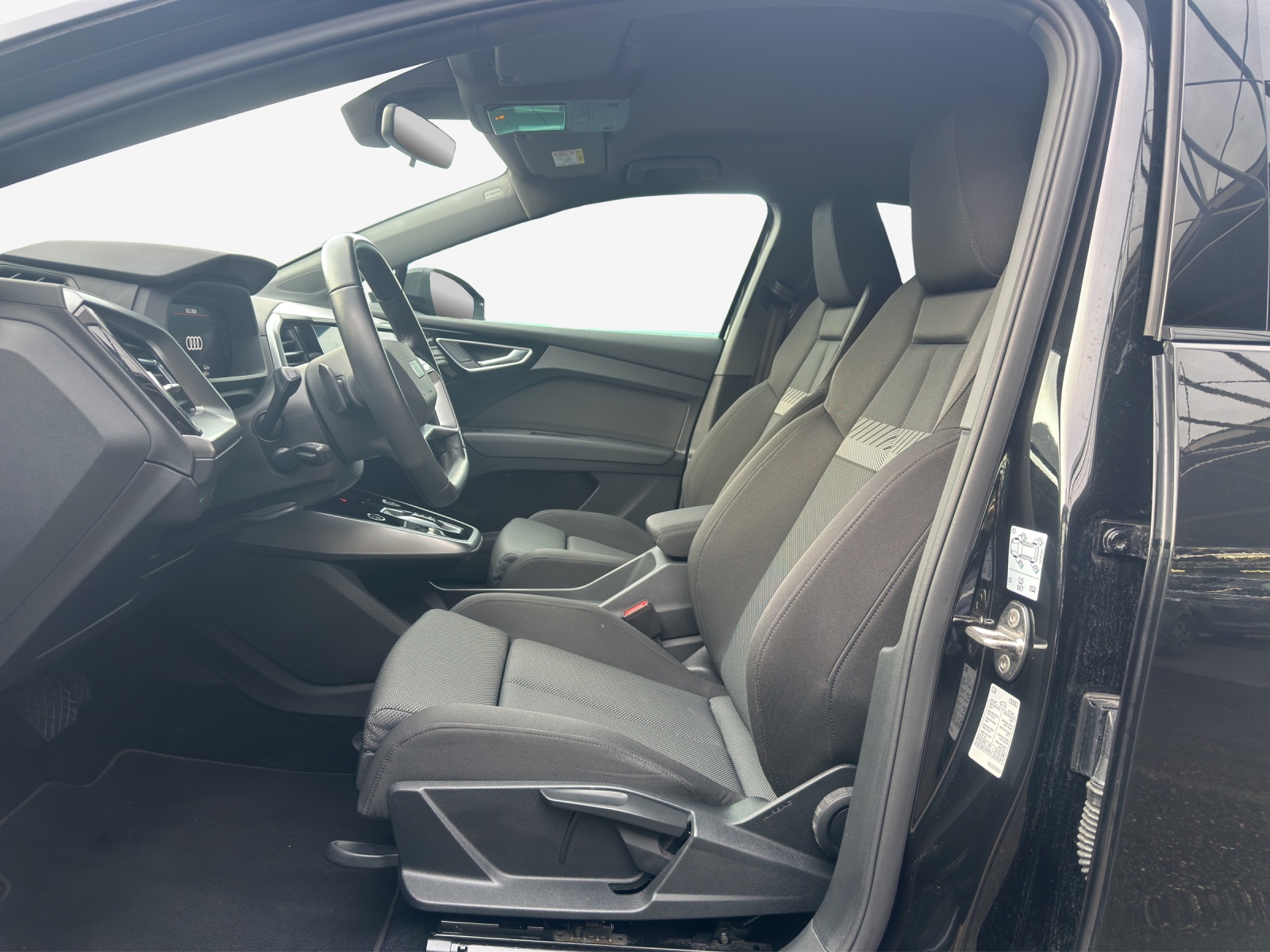 AUDI Q4 Sportback e-tron 35-image-8