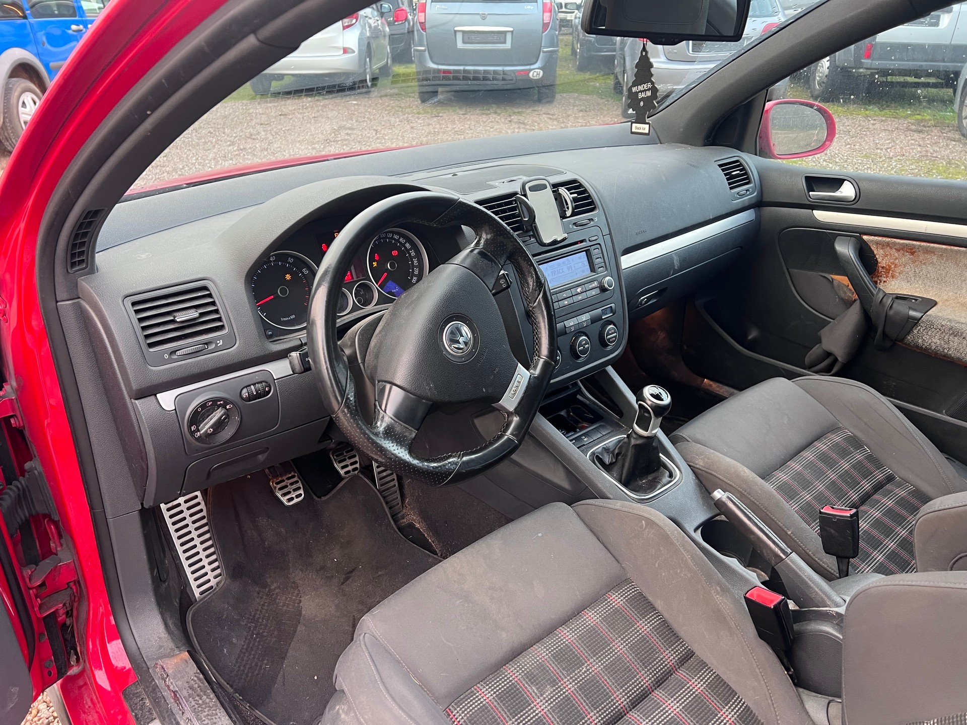 VW Golf 2.0 TFSI GTI-image-13