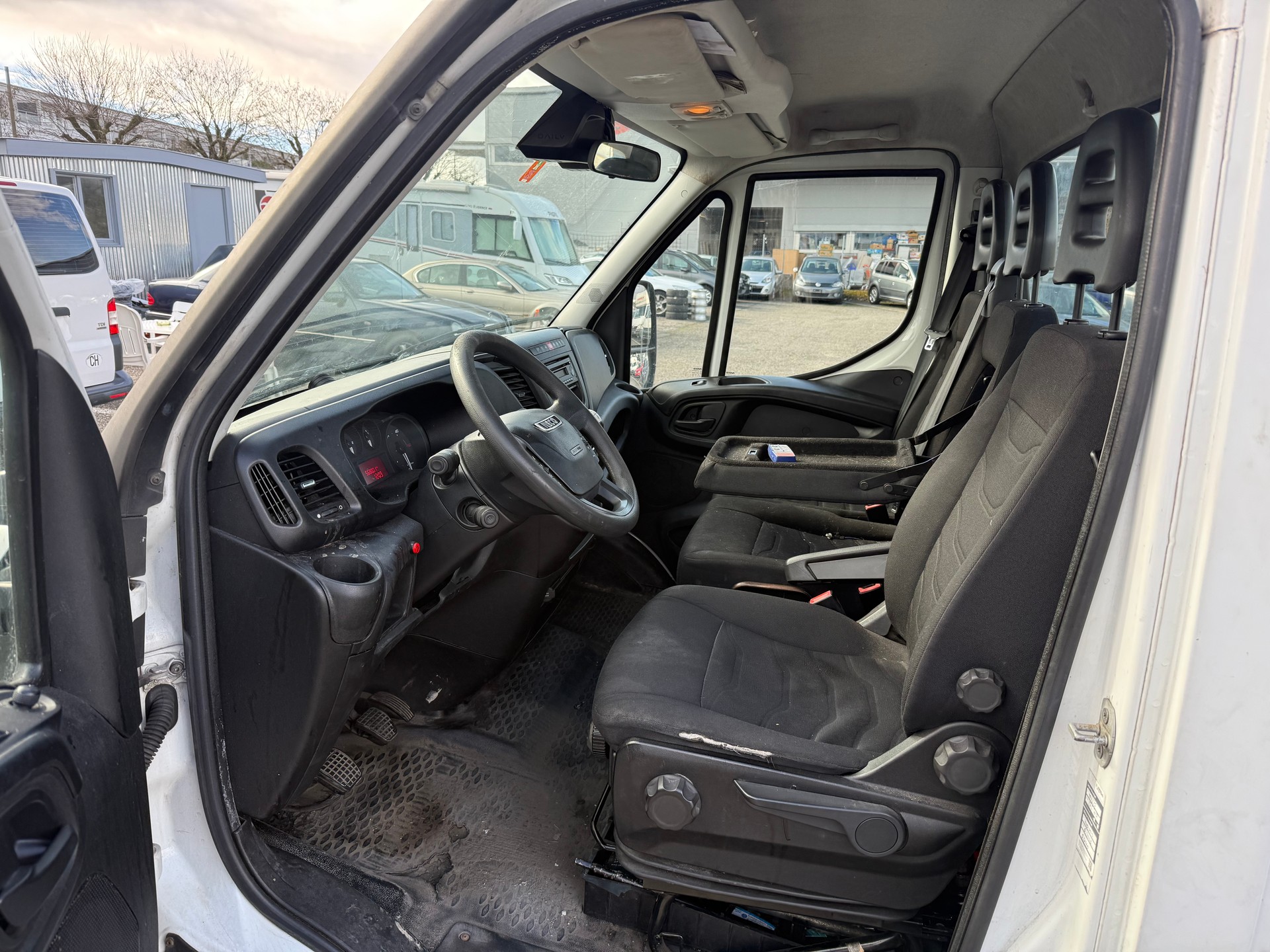 IVECO 35 S 17 D-image-4